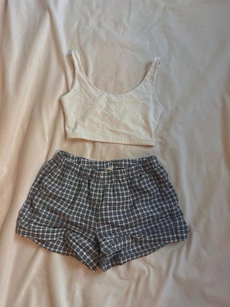 Travel Outfit
-gingham shorts 
-white tank top 