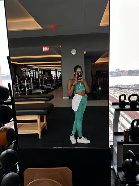 Green is the new black #fabletics #greenoutfit 

#LTKfitness