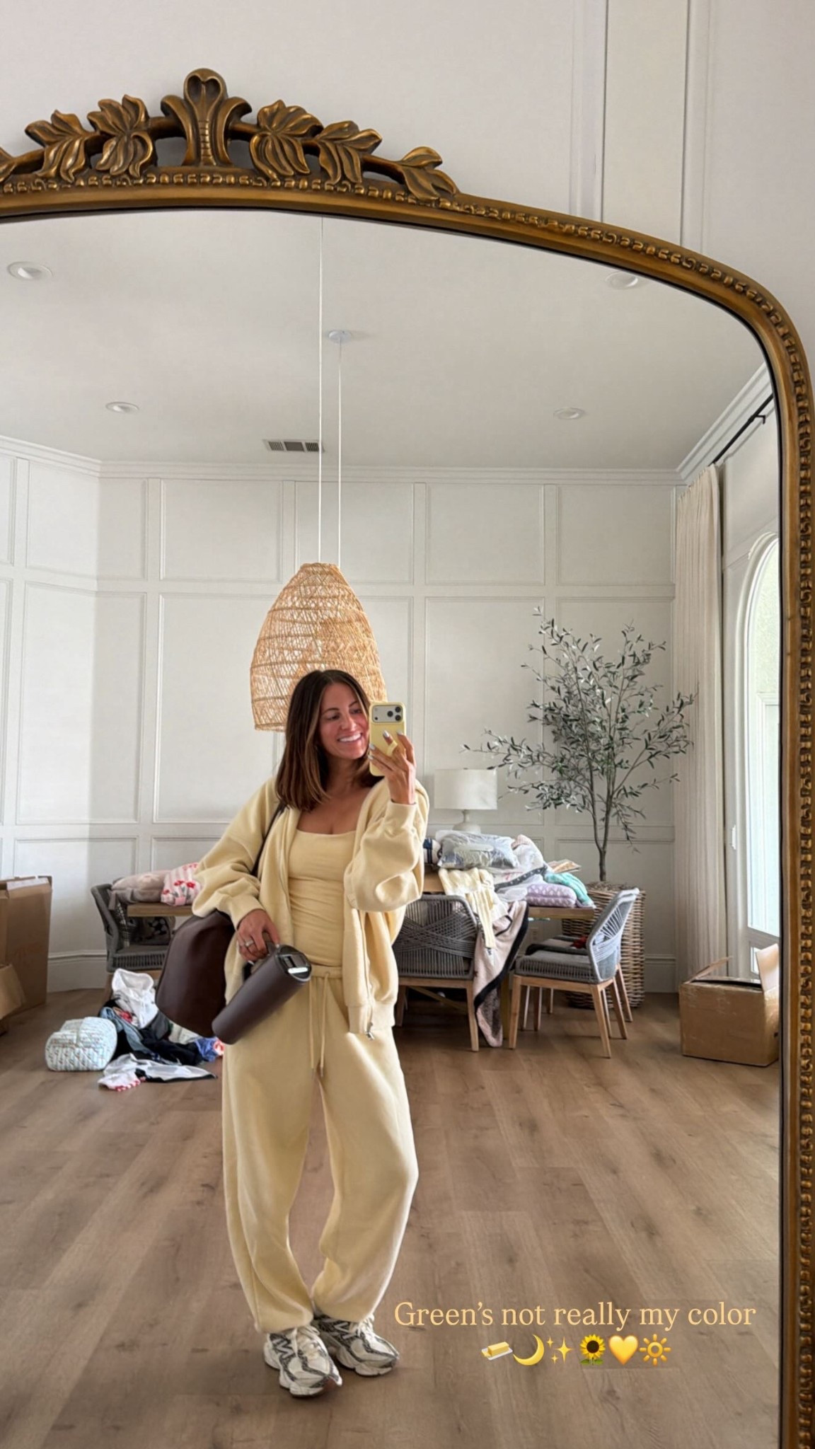 Green’s not really my color
🧈🌙✨🌻💛🔆