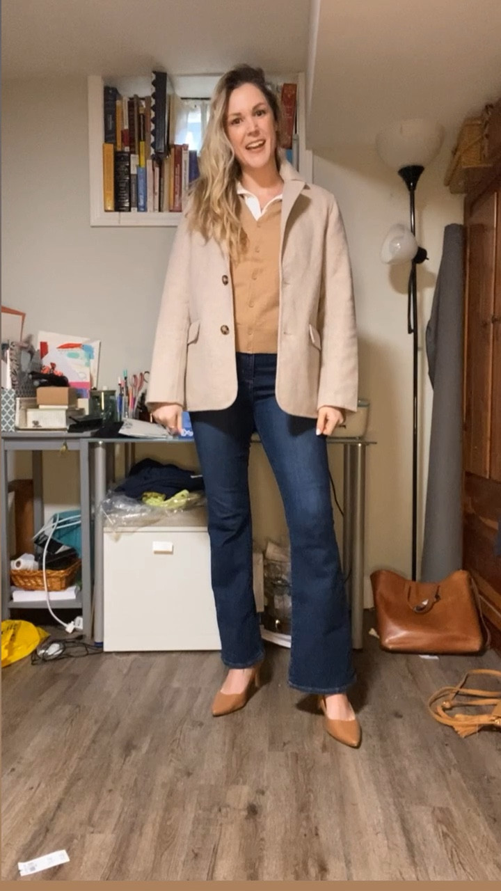 It’s a gloomy, rainy day here and I just wasn’t feeling work-wear. I love the comfort and fit of these flares and dressed the look up with pumps and a collar. How is the weather where you are? 



#LTKfindsunder50 #LTKstyletip #LTKworkwear
