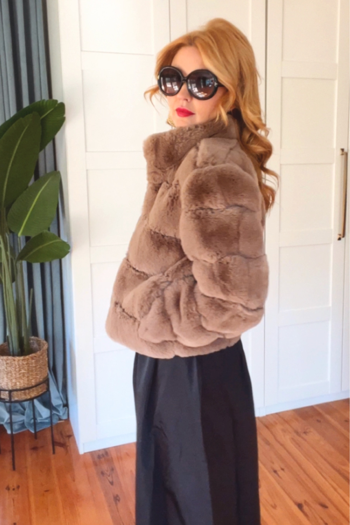 I’m sure this coat will sell out quick- it’s amazing! I honestly can’t be it’s @walmart 😳 could be worn dressed up or down! 👌🏻


#LTKstyletip #LTKHoliday #LTKover40