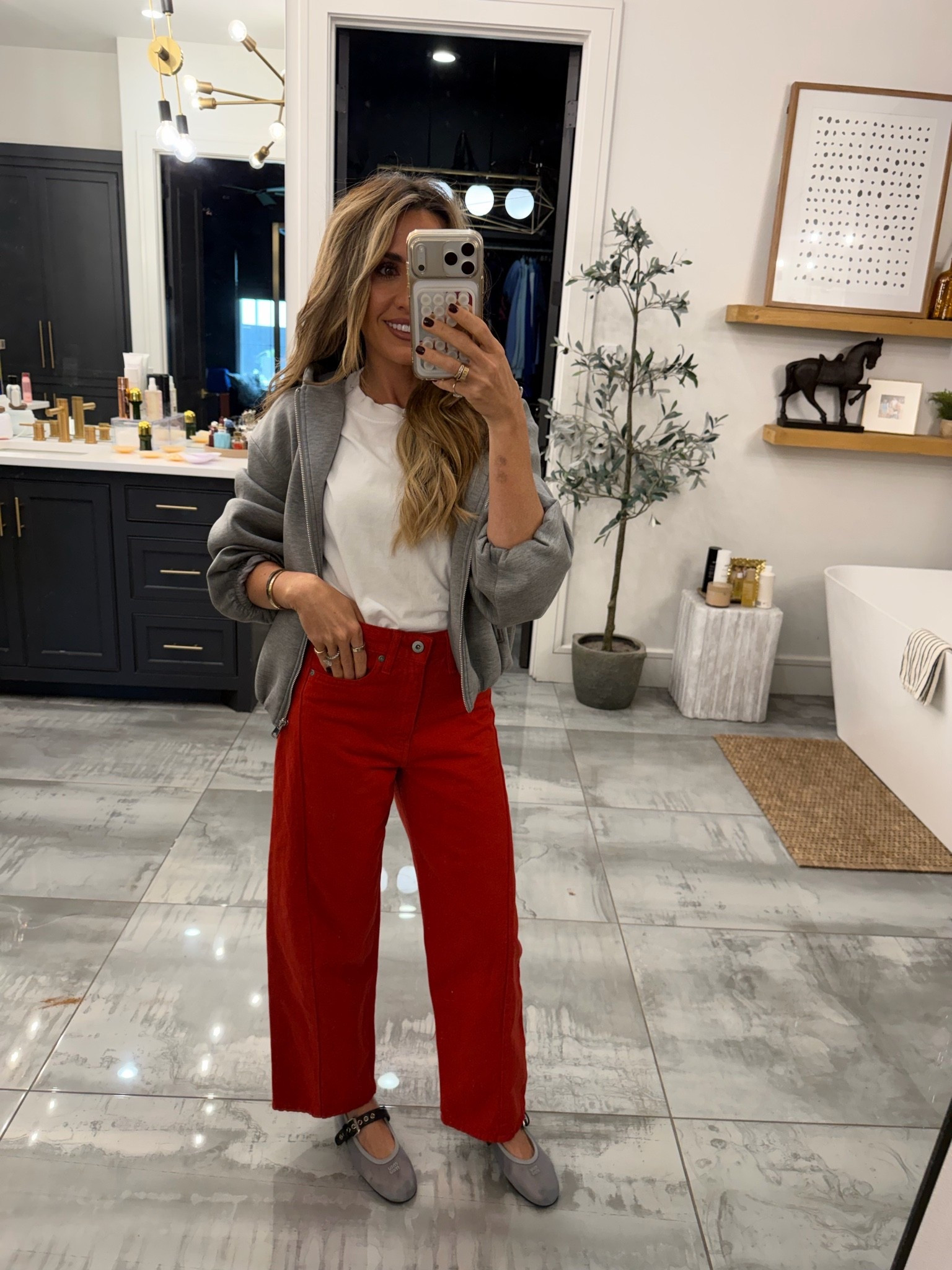 Xs in jacket - 25 in jeans- shoes true to size - exact tee sold out but added two that look similar