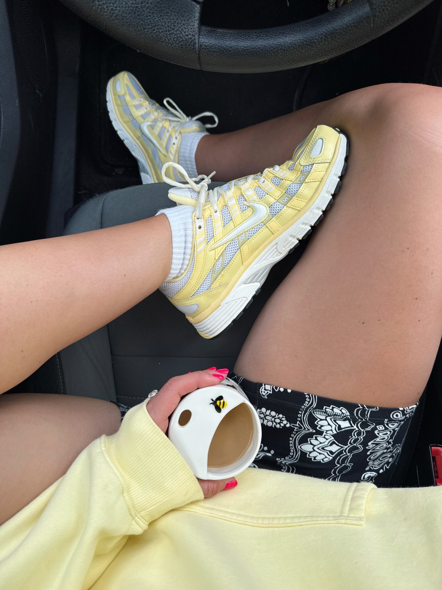 Sneaks of the day 🐝

#LTKootd #LTKfitnessgoals #LTKActive