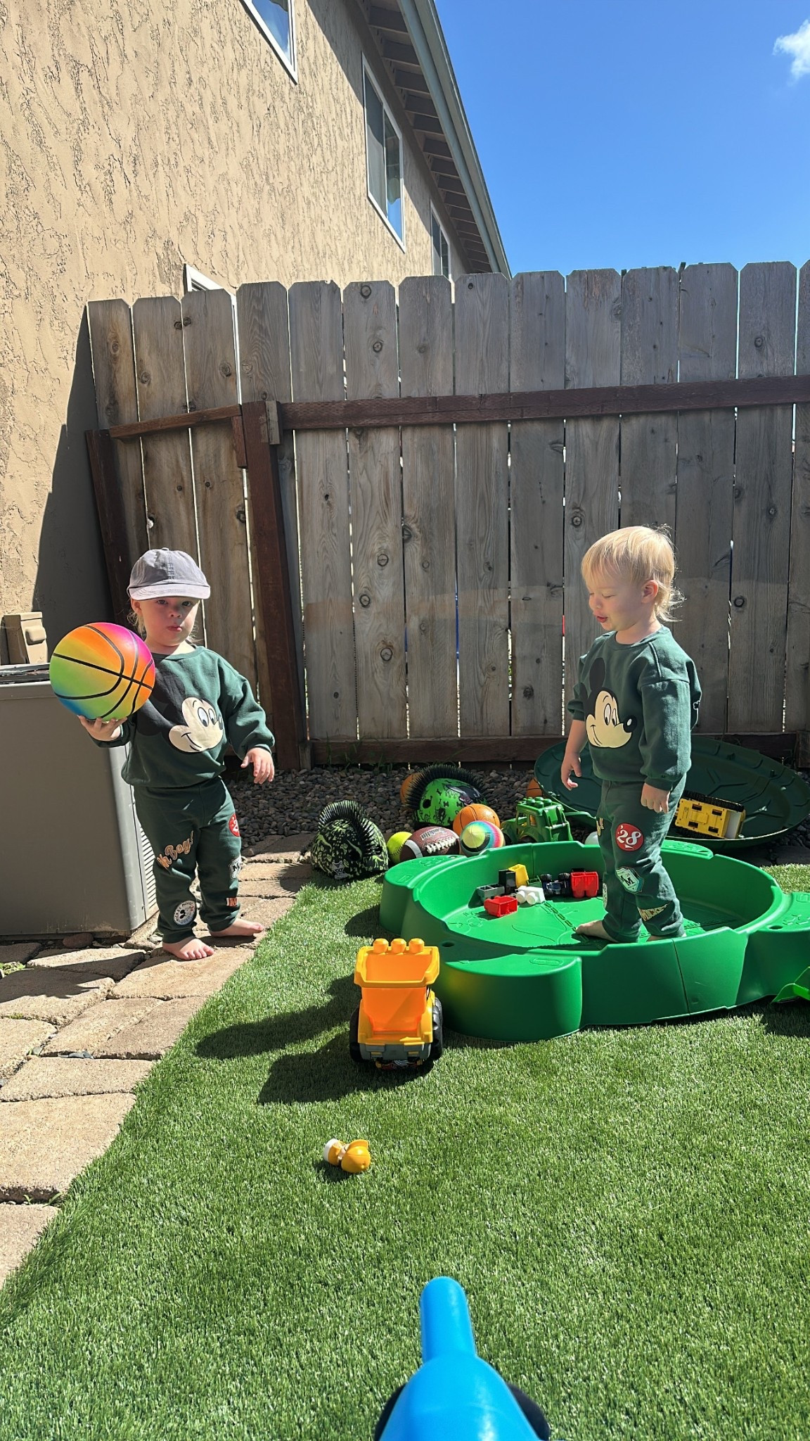 OUTDOOR TURTLE 🐢 
sandbox • toy holder 