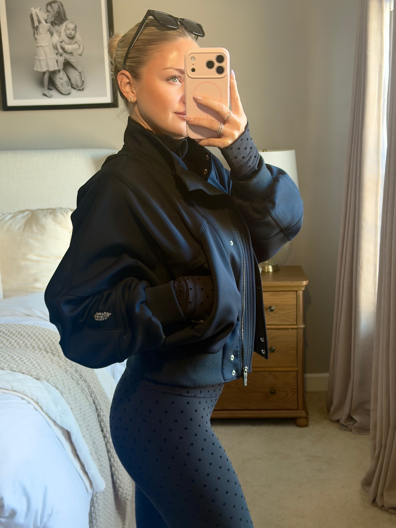 Wearing a small xs in jacket 🖤🤍✨

#LTKmomlife #LTKActive #LTKTall