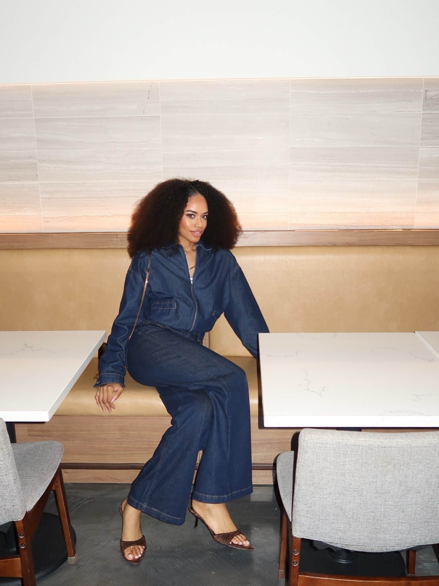 Dressed in confidence, covered by grace, and walking in purpose. 💙

Jeans: @gapstyle  #gappartner

#LTKgrwm #LTKootd #LTKdayinmylife
