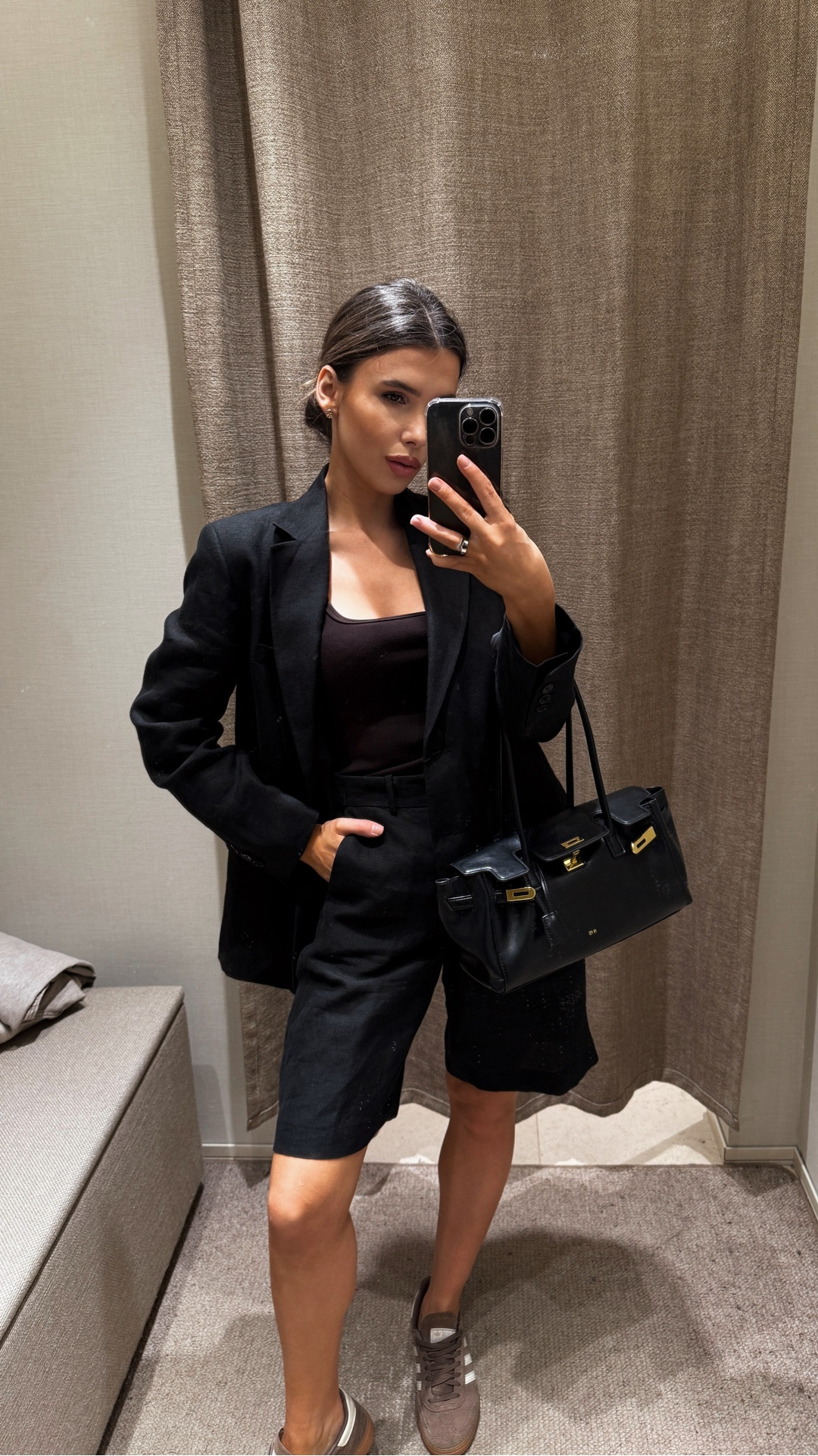 I can’t explain it but i love it🥰!
This is kinda perfect💕
Sizes run true — I’m wearing S/36
I’ve attached the links for all items for different countries 🥰

#LTKspring  #LTKootd #LTKtips  #LTKspringoutfits2026 #LTKdatenightoutfits #LTKshirt #LTKlinen #LTKspringblazer #LTKtop