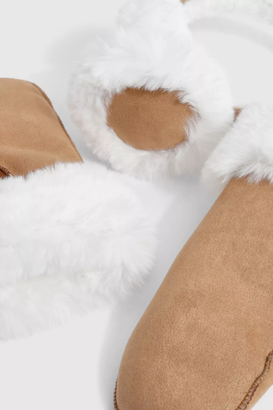 Lot de cache-oreilles et de moufles à bordure en fausse fourrure | Boohoo.com (FR)