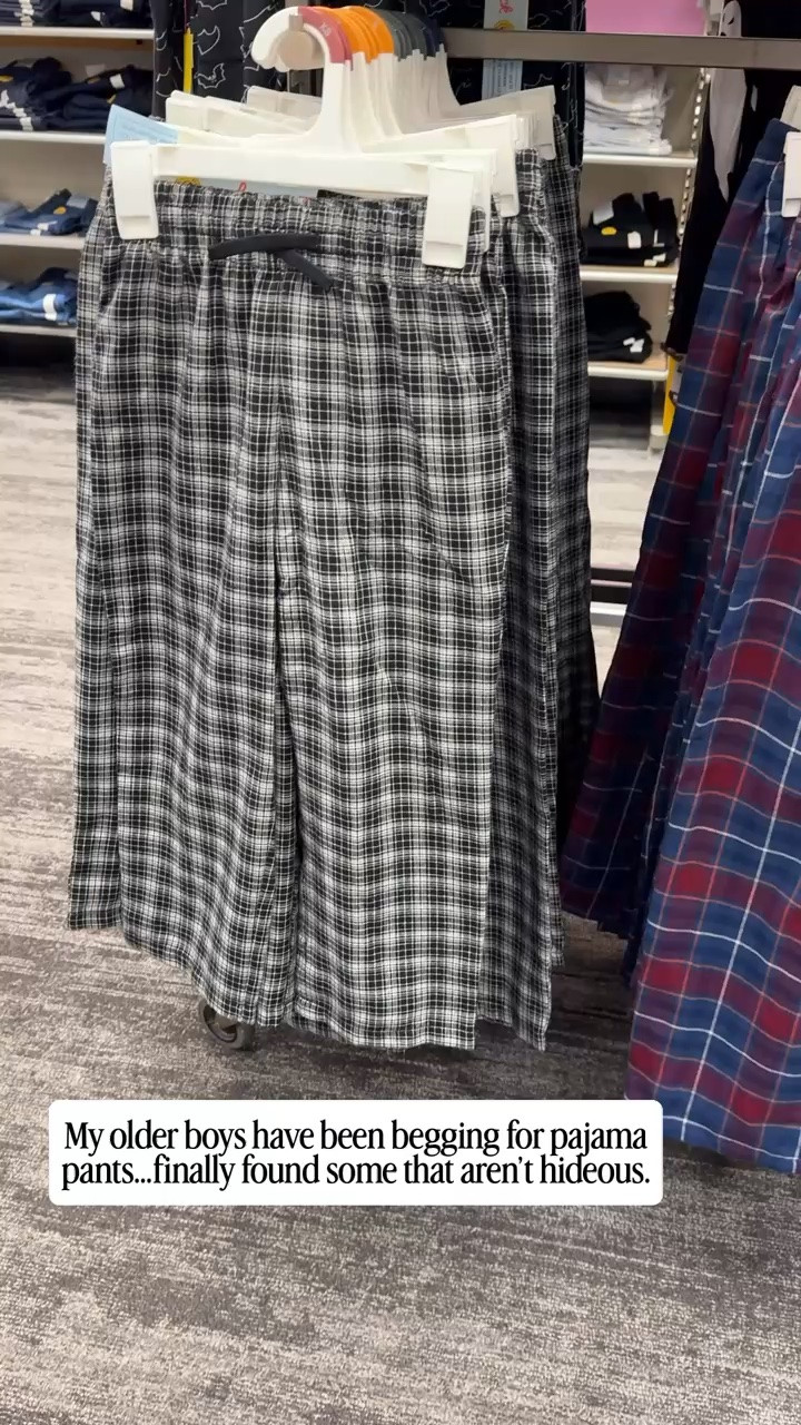 Because middle school boys love pajama pants, finally target has some decent looking plaid ones. 

#boys #boysfalloutfits #targetfinds

#LTKKids