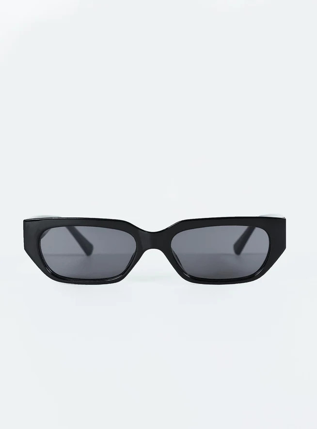 Winnick Sunglasses Black | Princess Polly AU