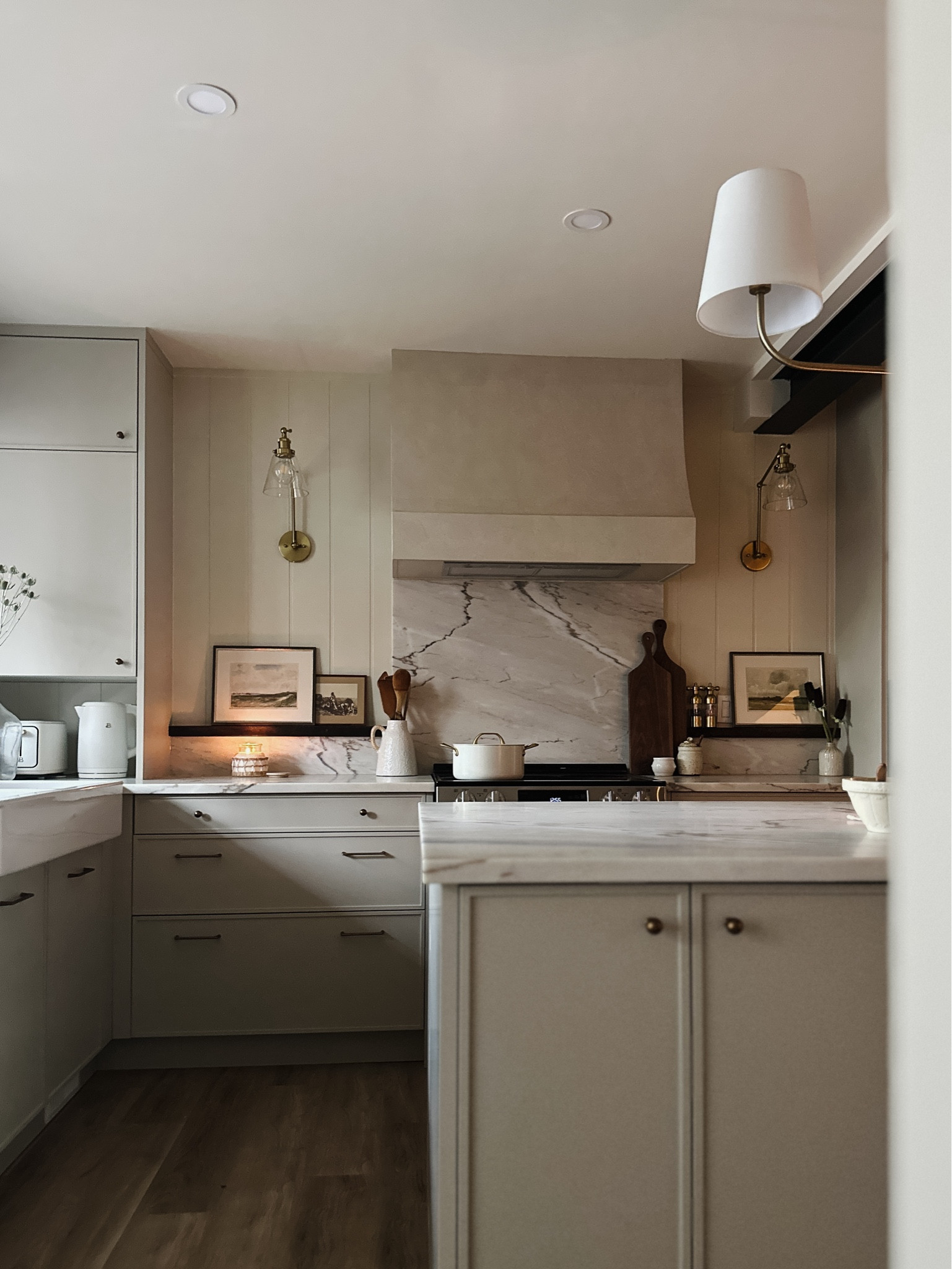 Who says kitchens have to be huge to be dreamy!?!? 



#LTKStyleTip #LTKHome