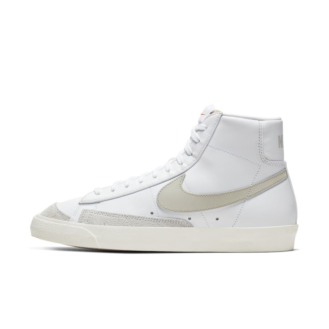 Nike Blazer Mid '77 Vintage Shoe Size 8 (White/Sail) BQ6806-106 | Nike (US)