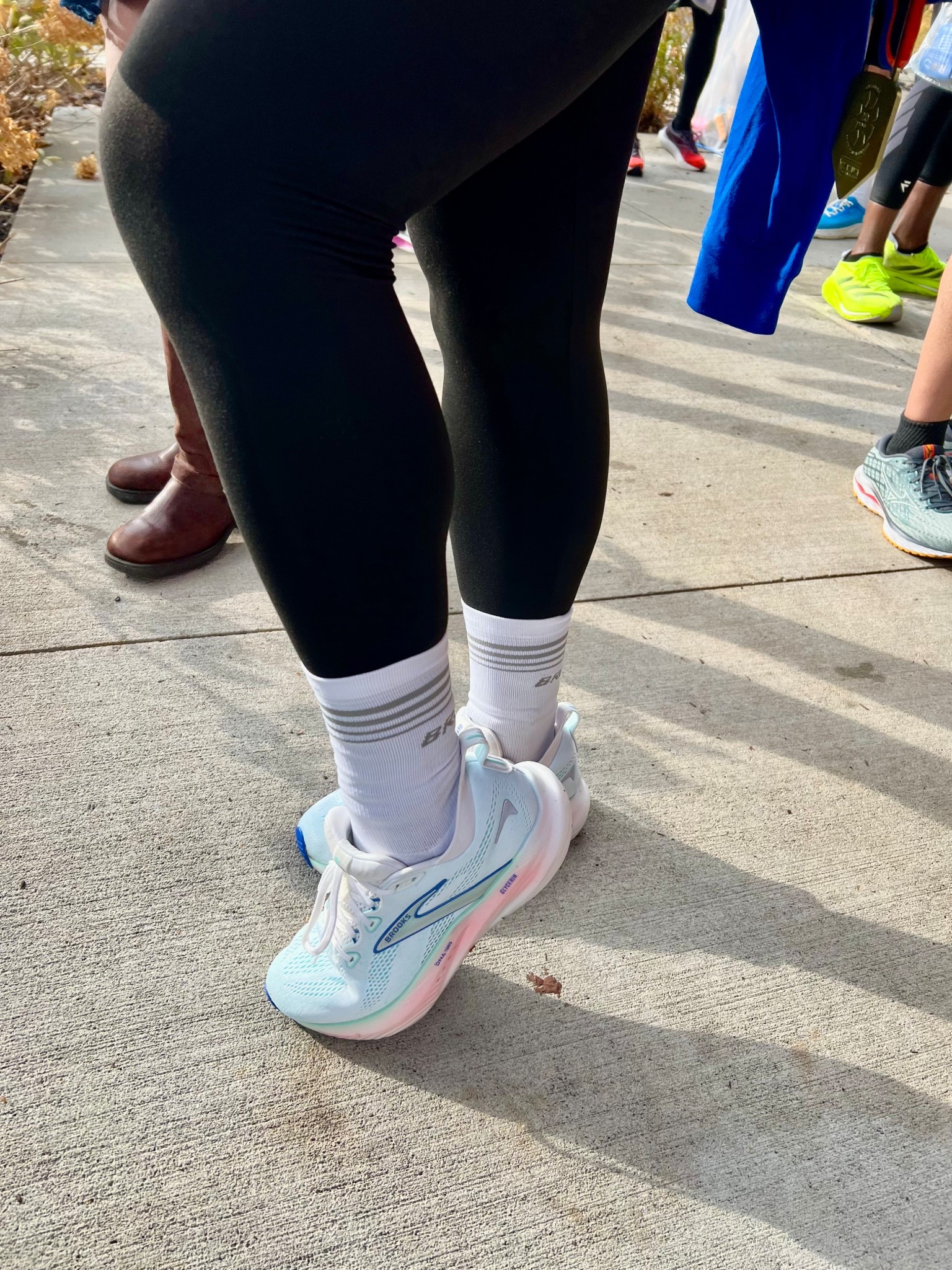 Chasing miles and good vibes 🏃🏽‍♀️✨ #RunDay #LTKfit #WellnessJourney

#LTKStyleTip #LTKActive #LTKShoeCrush