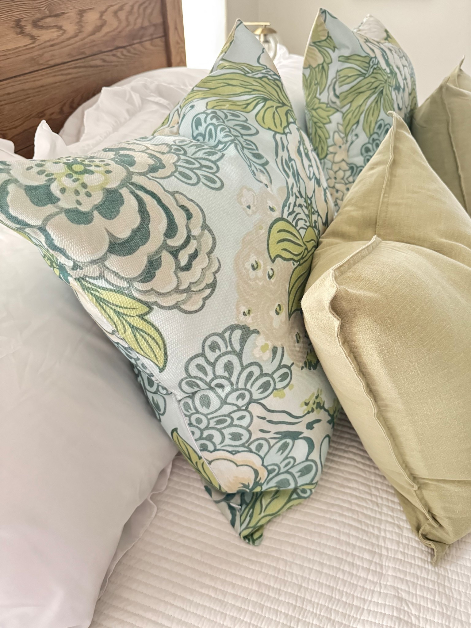 Cutie bedding details! 

#LTKmorningroutine #LTKHome #LTKdayinmylife