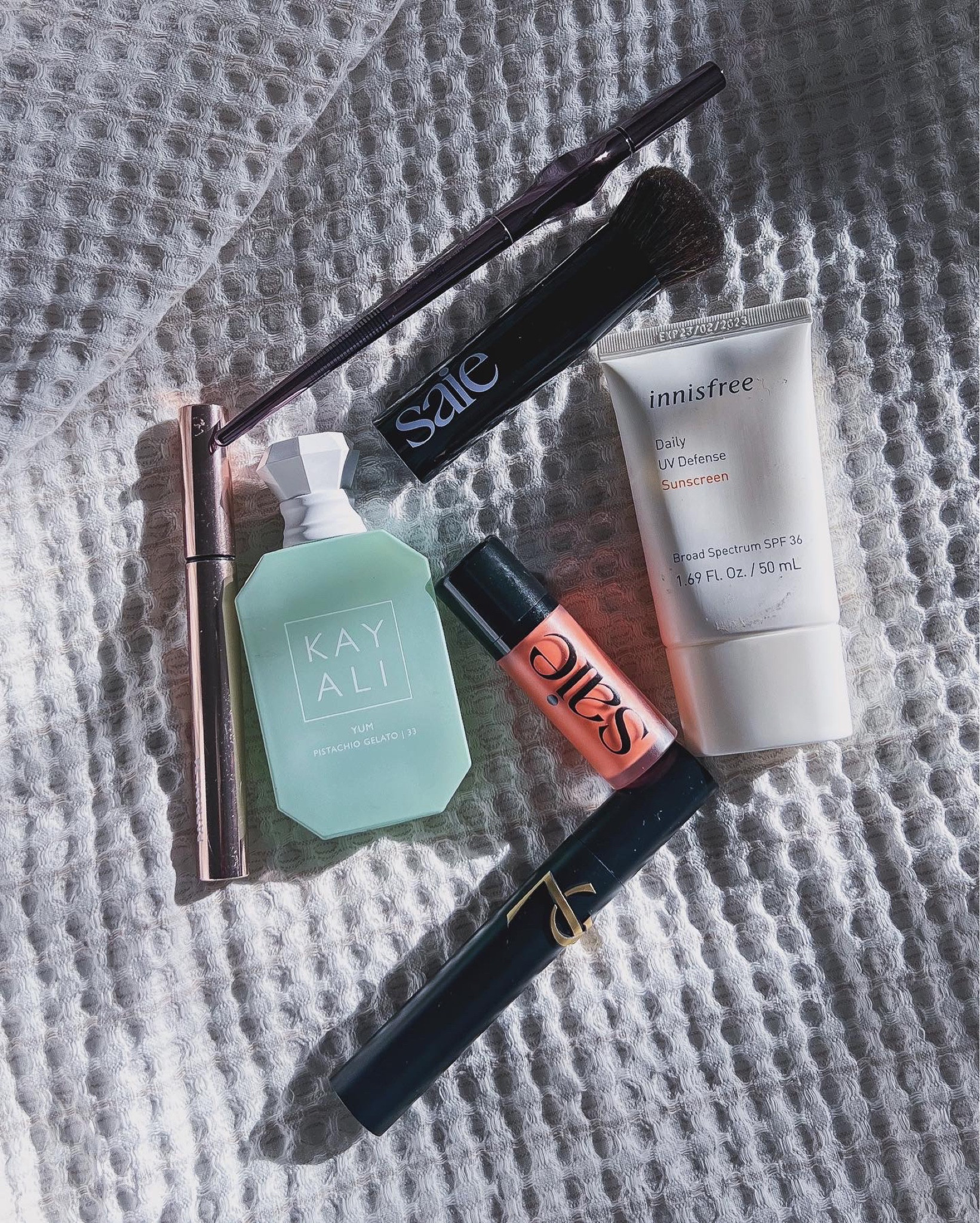 For a fresh, easy and fun look! This natural makeup and yummy fragrance combo is light enough for work, school or play! 

#LTKbeauty #LTKworkwear #LTKstyletip