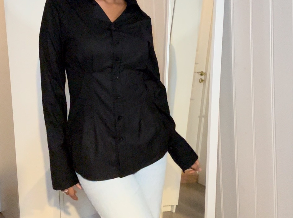 Black shirt size M