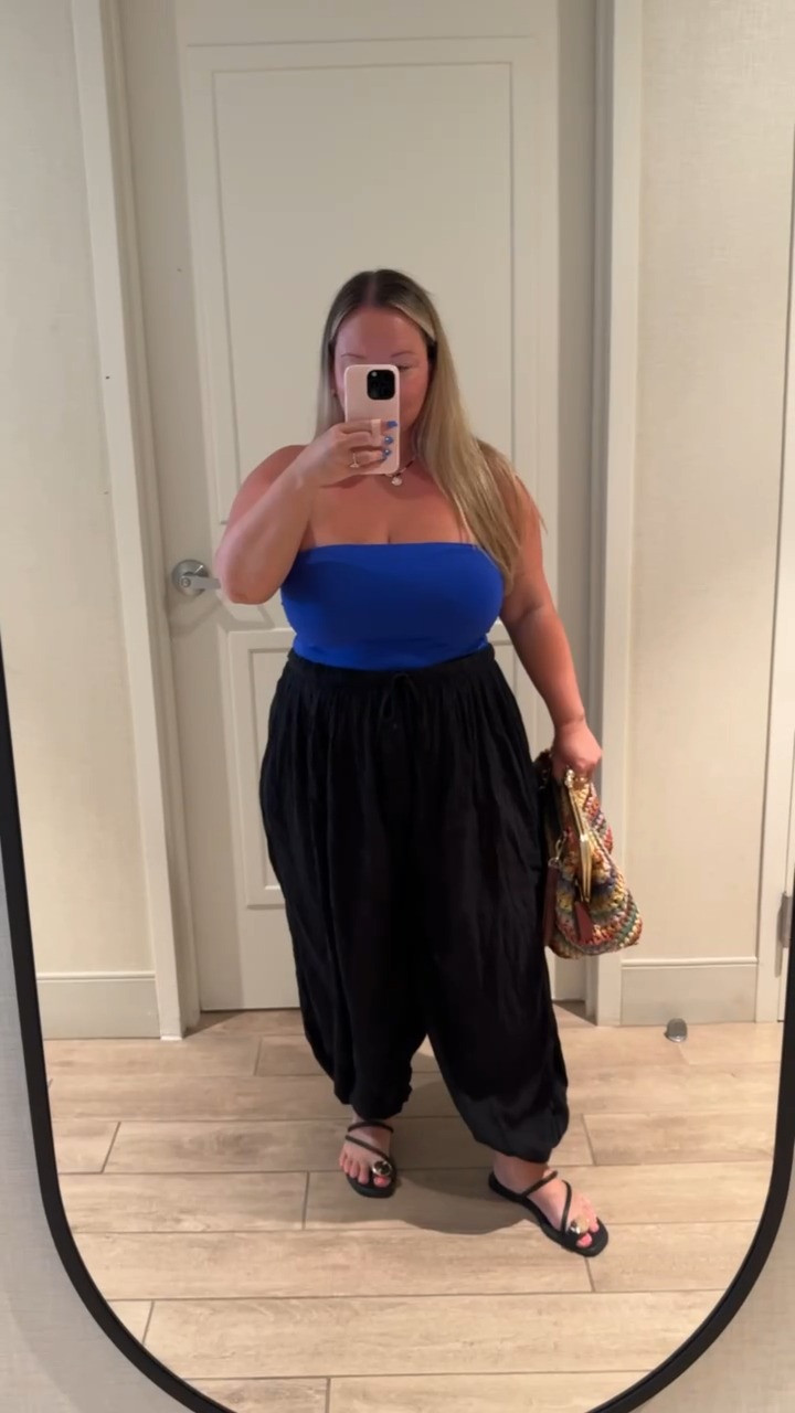Lovee this outfit💙 So comfy

Linking this top in a similar color in stock!!

Wearing an XL top and medium pants (size down!)




ootd, tube top, balloon pants, free people, aritzia, anthropologie, coach, mid size, petite, shelli enright, stylenright 

 #LTKootd #LTKMidsize #LTKPetite
