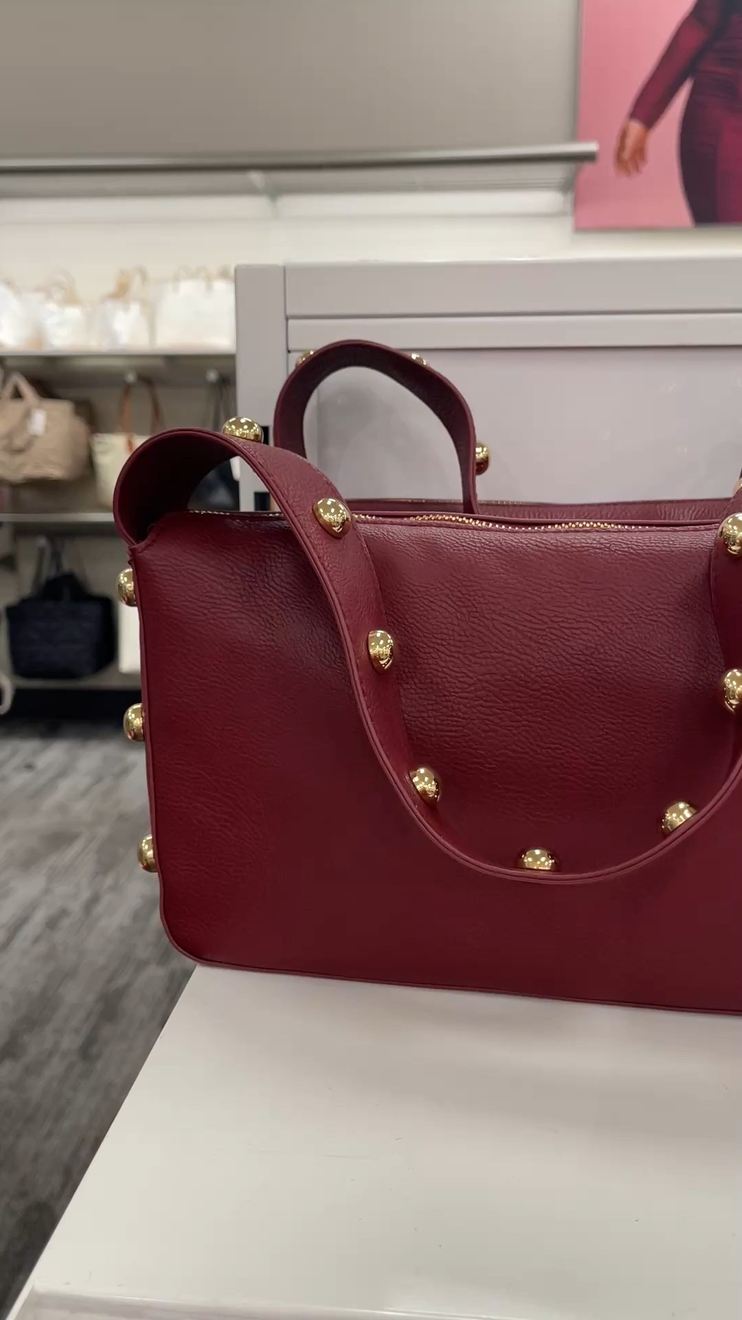 Universal Thread stuffed shoulder bag


#LTKFindsUnder50 #LTKSaleAlert #LTKItBag