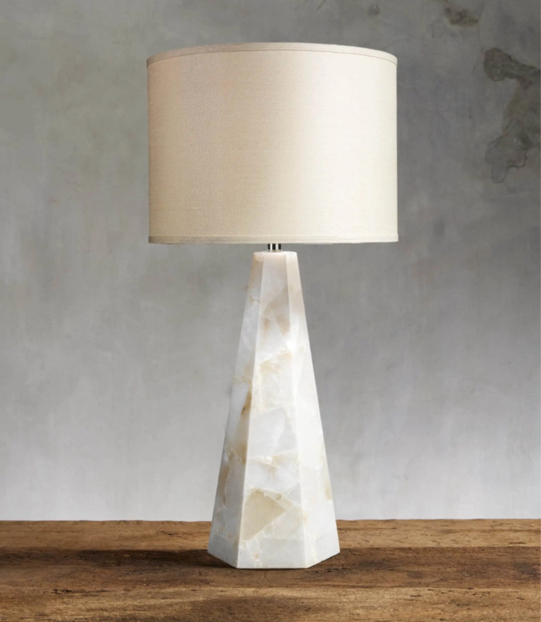 Alabaster table lamp

#LTKHome