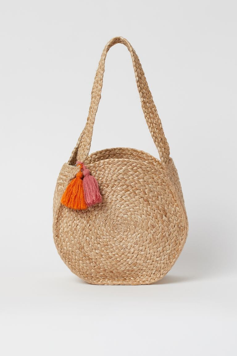 Handmade jute beach bag
							
							£12.99 | H&M (UK, MY, IN, SG, PH, TW, HK)