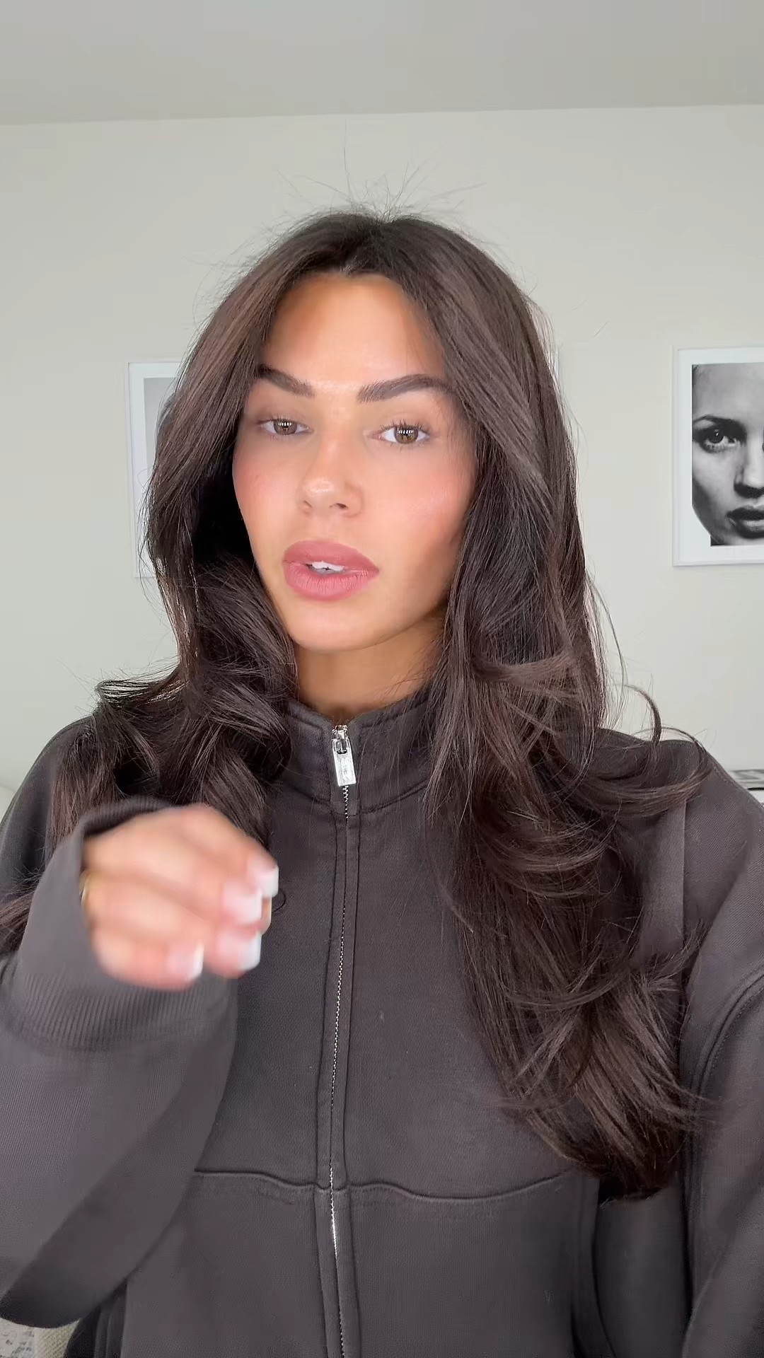 lip liner shade: 606 WHEREVER WALNUT