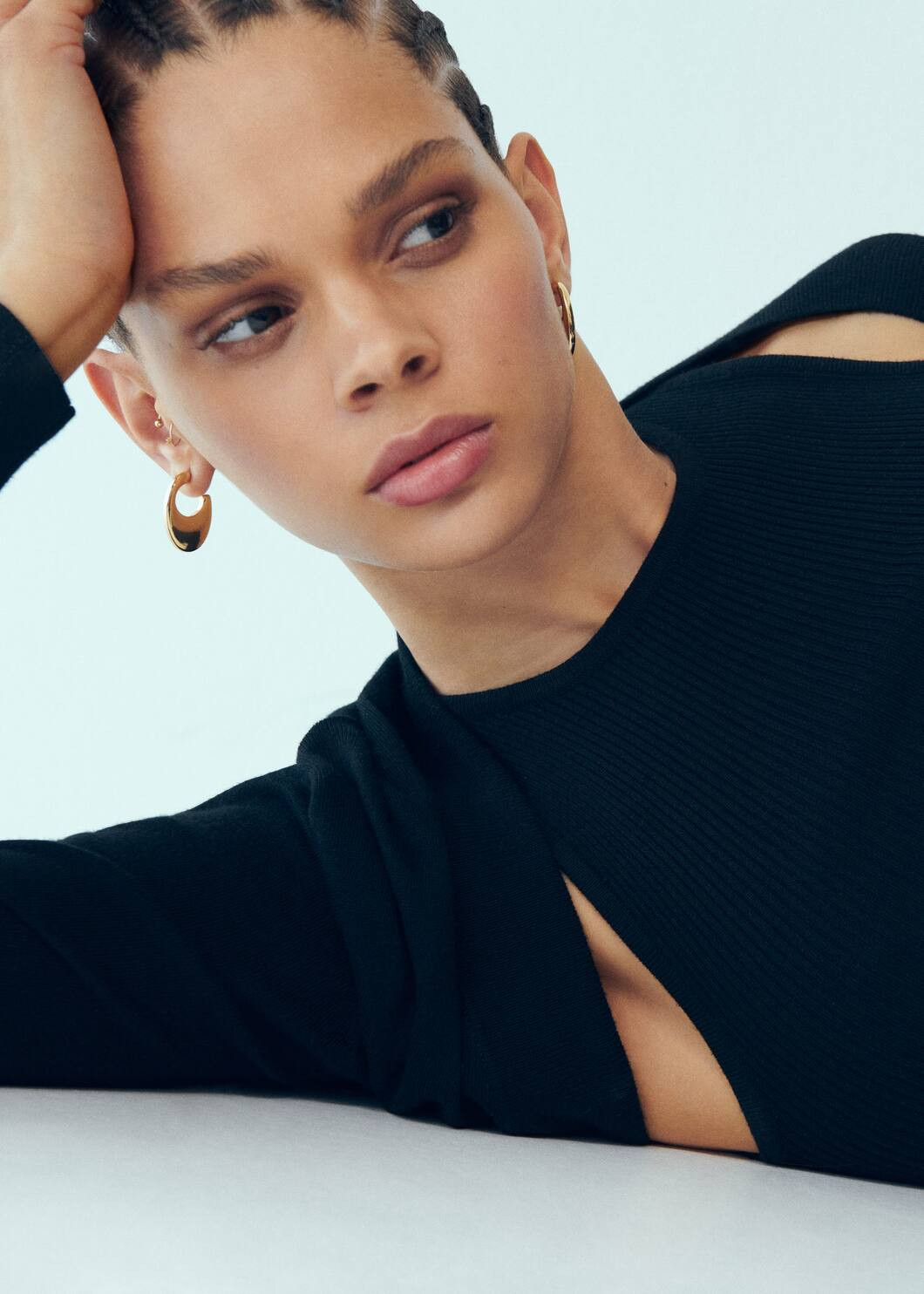 Oval hoop earrings -  Women | Mango USA | MANGO (US)