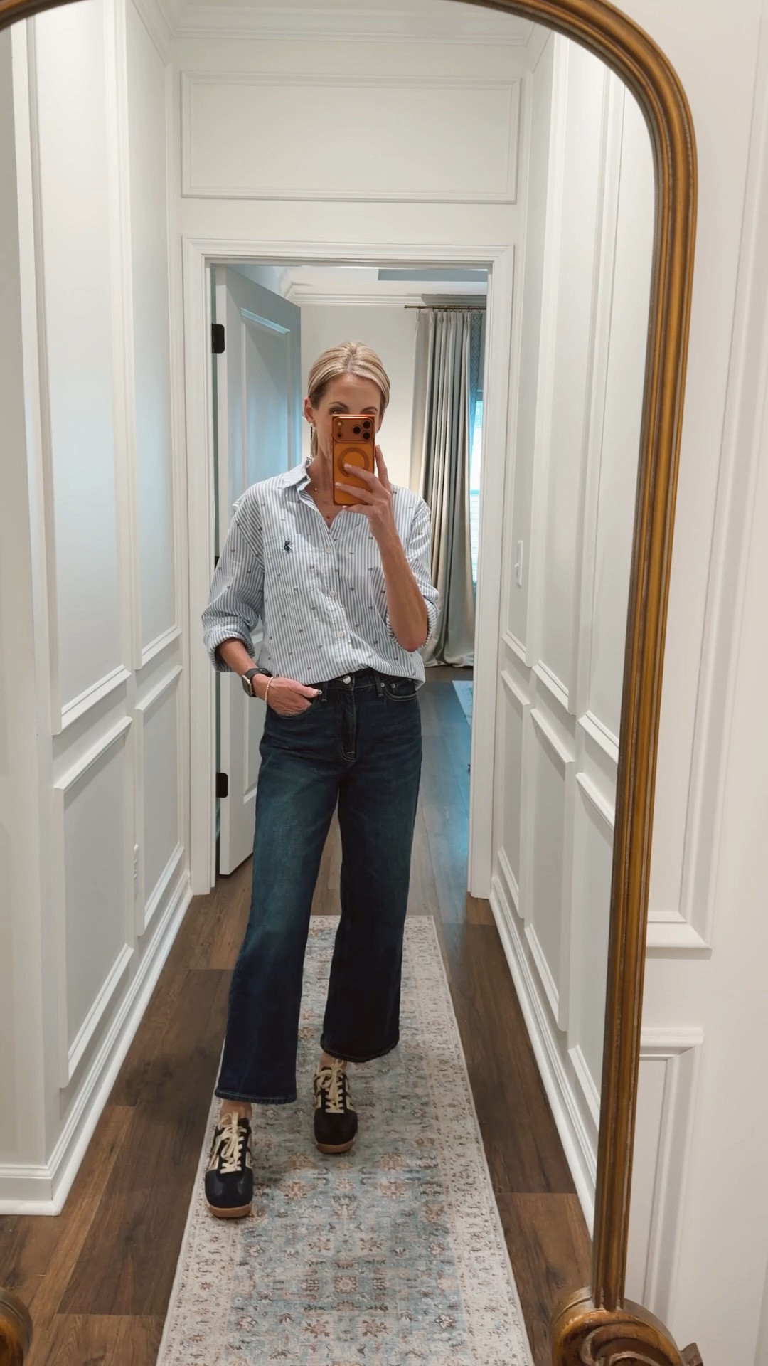 OOTD: men’s oxford button down size small // cropped denim and my back70 sneakers.