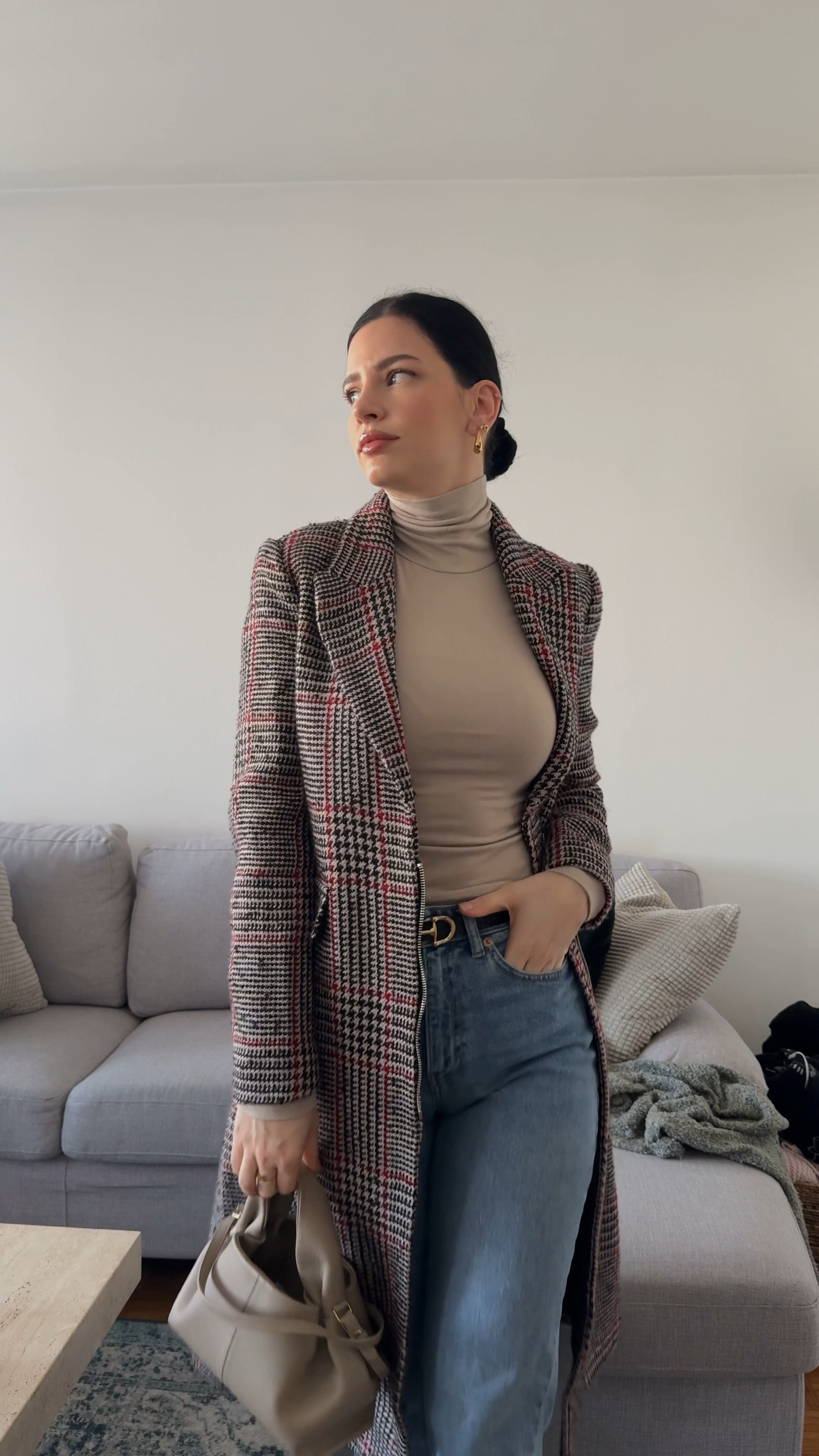 Day 17/365 get ready with me & outfit details below!

To be honest, I don’t really like this combination, but I thought I’d post it anyway. How do you like it? I think this fit would actually go much better with a black coat. I’ll combine it like this! What do you say to that?



#LTKSeasonal #LTKSaleAlert #LTKHoliday