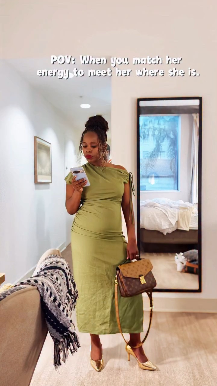 The real green flag? Matching my energy, not just my outfit. 💚

Vially’s Fit:
Dress: @mango 
Purse: @louisvuitton 

Nate’s Fit:
Top: @mango 
Pants: @mango 

#EssenceFest #ootd #coupleootd #fitcheck #essencefestival @essencefest