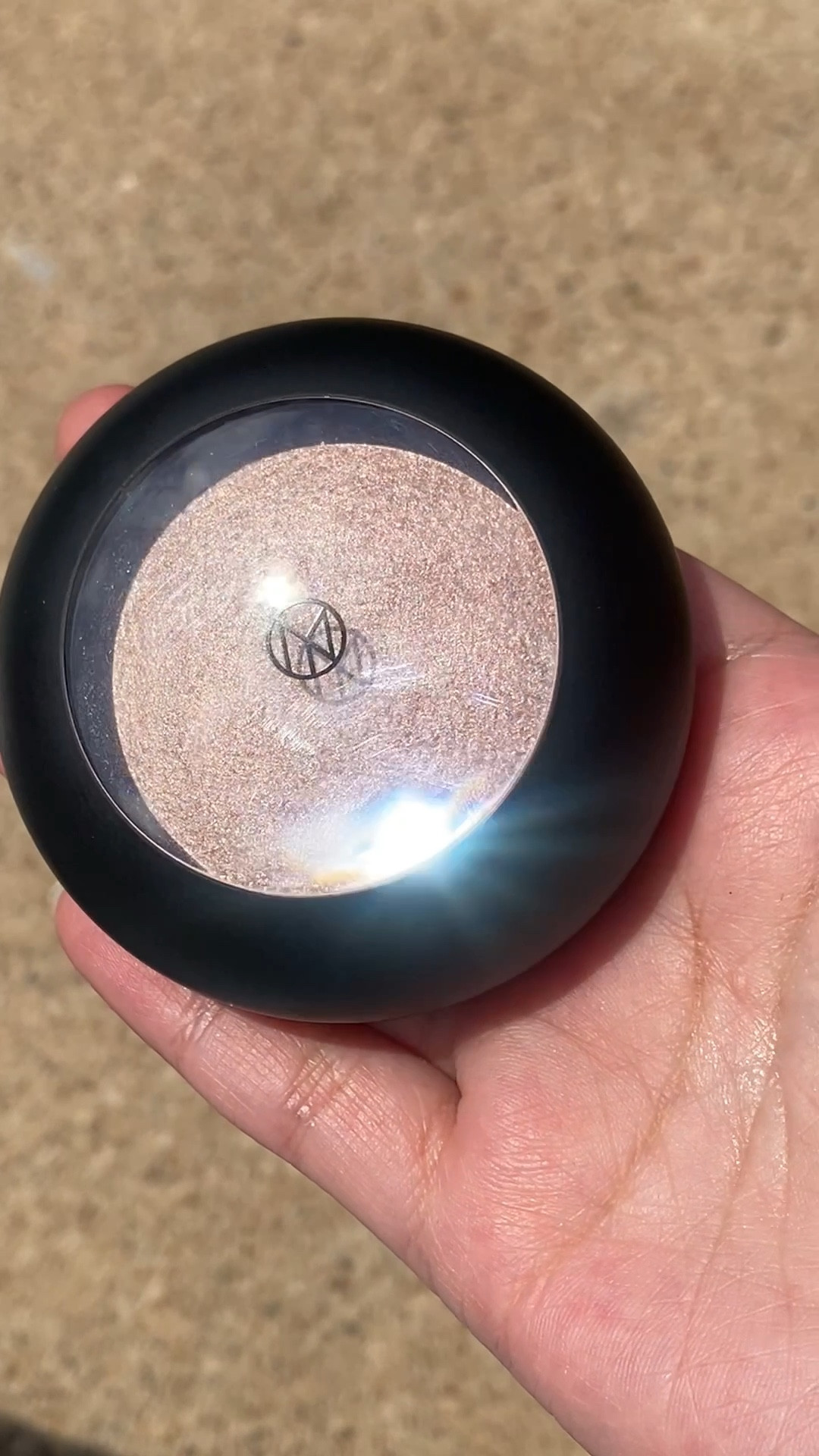 Never lose your sparkle 😍✨ Stunning highlighter by Il Makiage #highlighter #makeup #beauty #hoidaymakeup 

#LTKHoliday #LTKGiftGuide #LTKBeauty