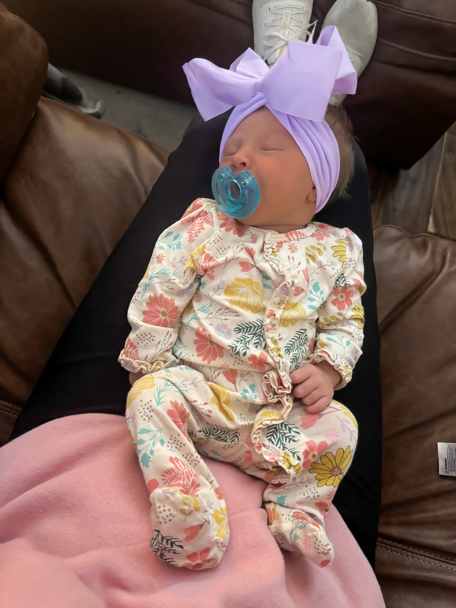 These magnetic me onesies are my favorite and make changes so easy! Linked one similar. Also love these Amazon bows!

Baby
Baby girl
Bows


#LTKBaby #LTKmomlife