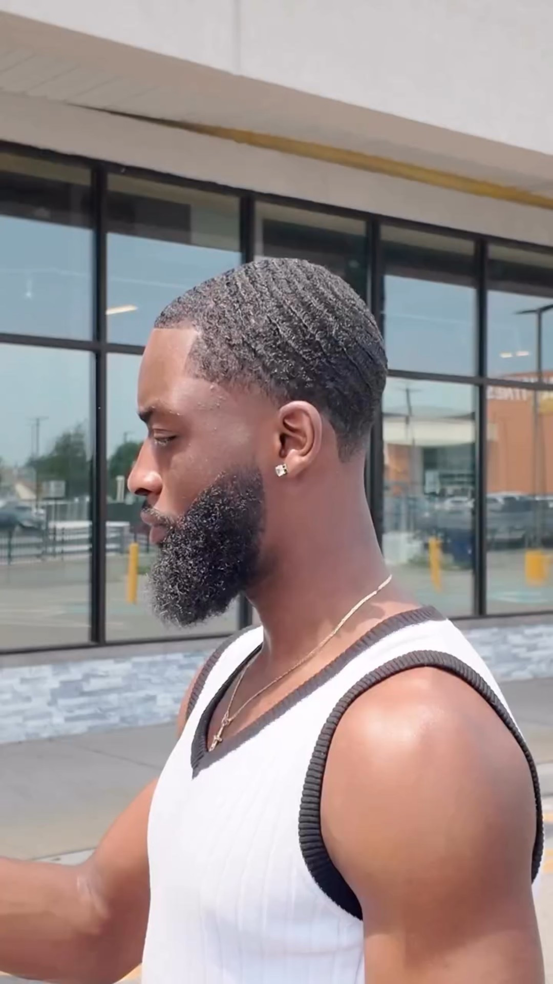 Cut clean. Skin clear. Energy unmatched

W cuts?

#explorepage #explore #haircut #nycbarbershop #hairstyles #menshairstyles #360waves #freshfade #haircuttransformation #blackmenhairstyles #nycbarber