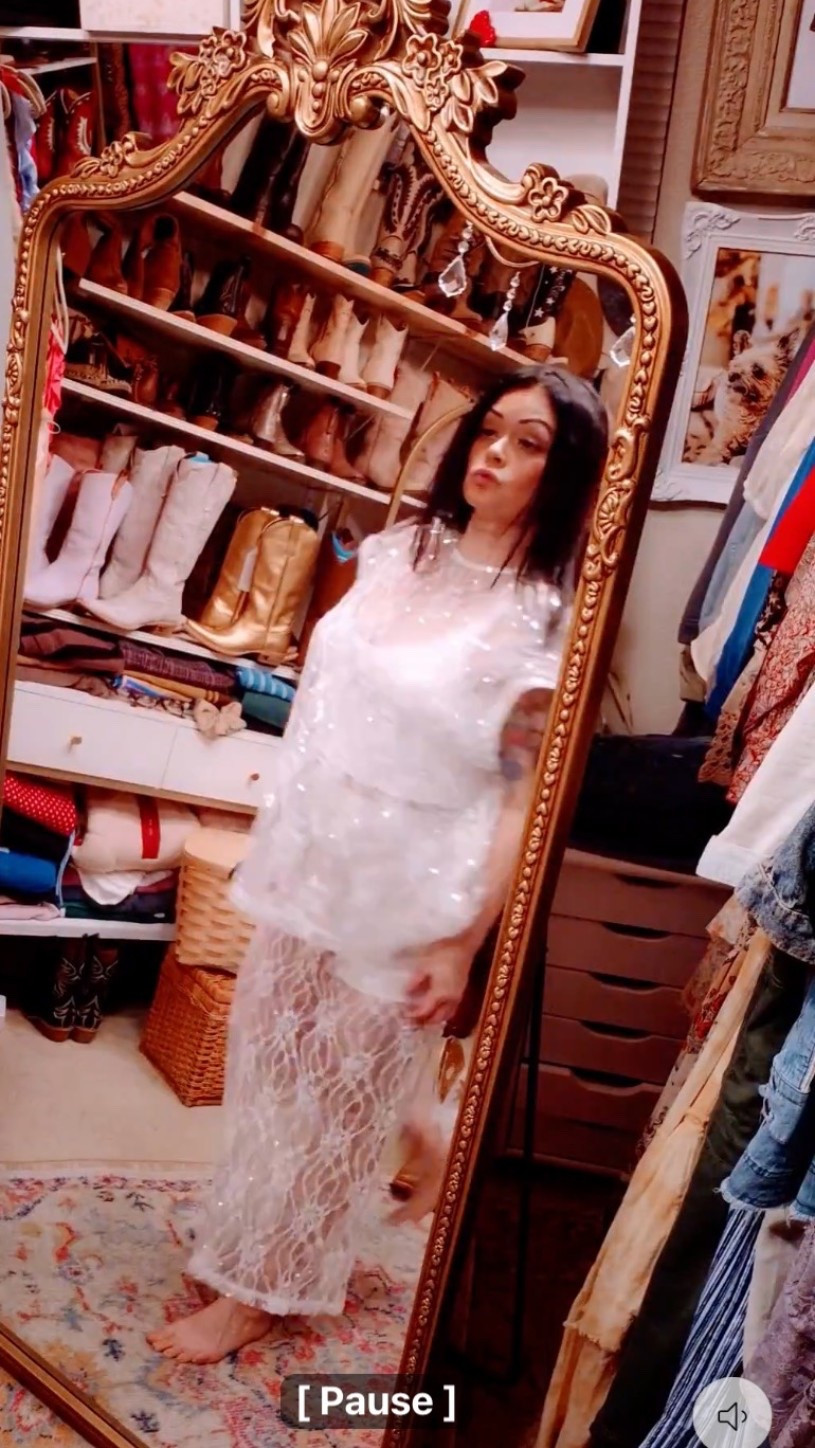 Wearing a size 6 in the skirt Large in the top. Obsessed.



#LTKFestival #LTKSaleAlert #LTKWedding