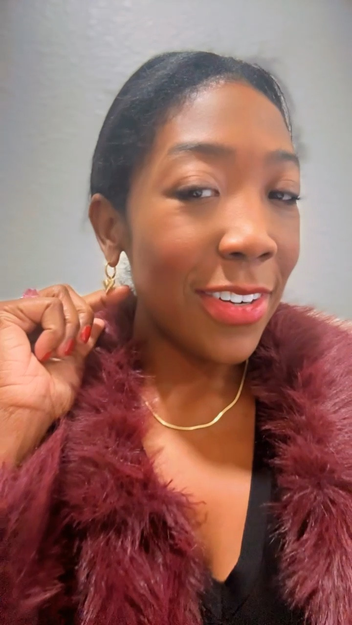 Heart eyes, but make it fashion 💖
These heart-shaped beauties are the perfect finishing touch for your Valentine’s look.
✨ Treat yourself or drop the hint — shop now. 

#LTKgrwm #LTKdayinmylife #LTKValentine