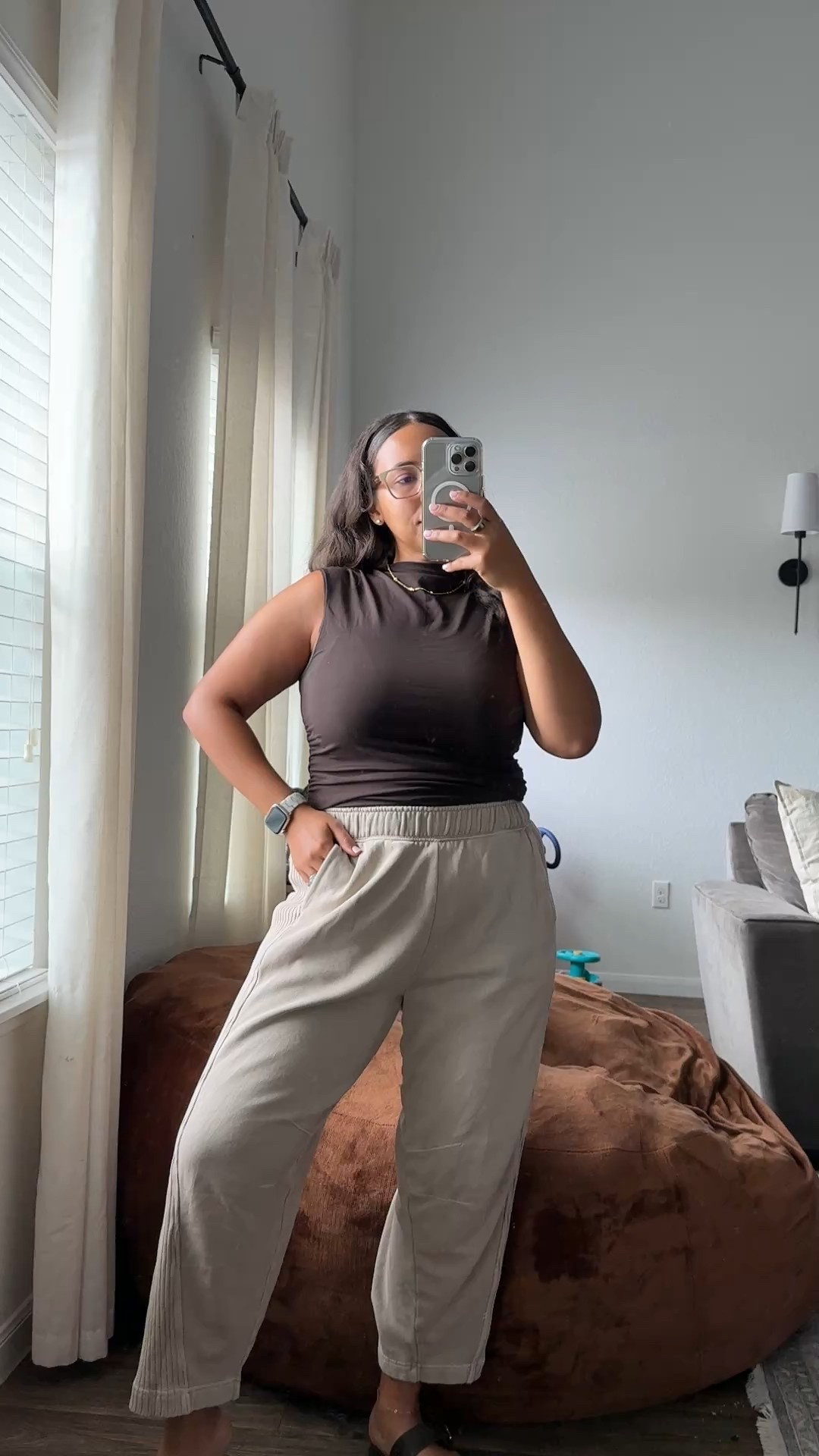 Espresso brown top. Work from home outfit. Easy mom outfit 