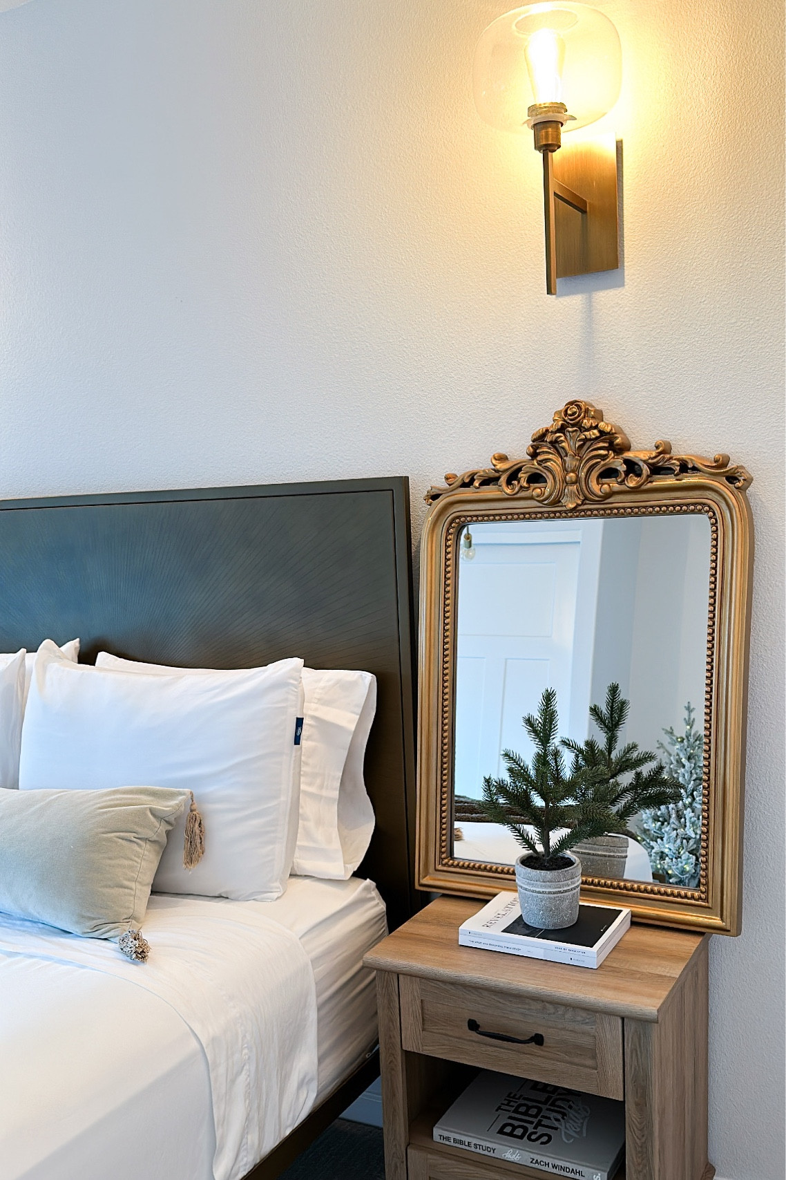 Cozy & Luxury feels ✨

#guestroomdecor #bedroomdecor #roomdecor #bedroomstyling #mirror #RHinspired 

#LTKGiftGuide #LTKhome #LTKsalealert
