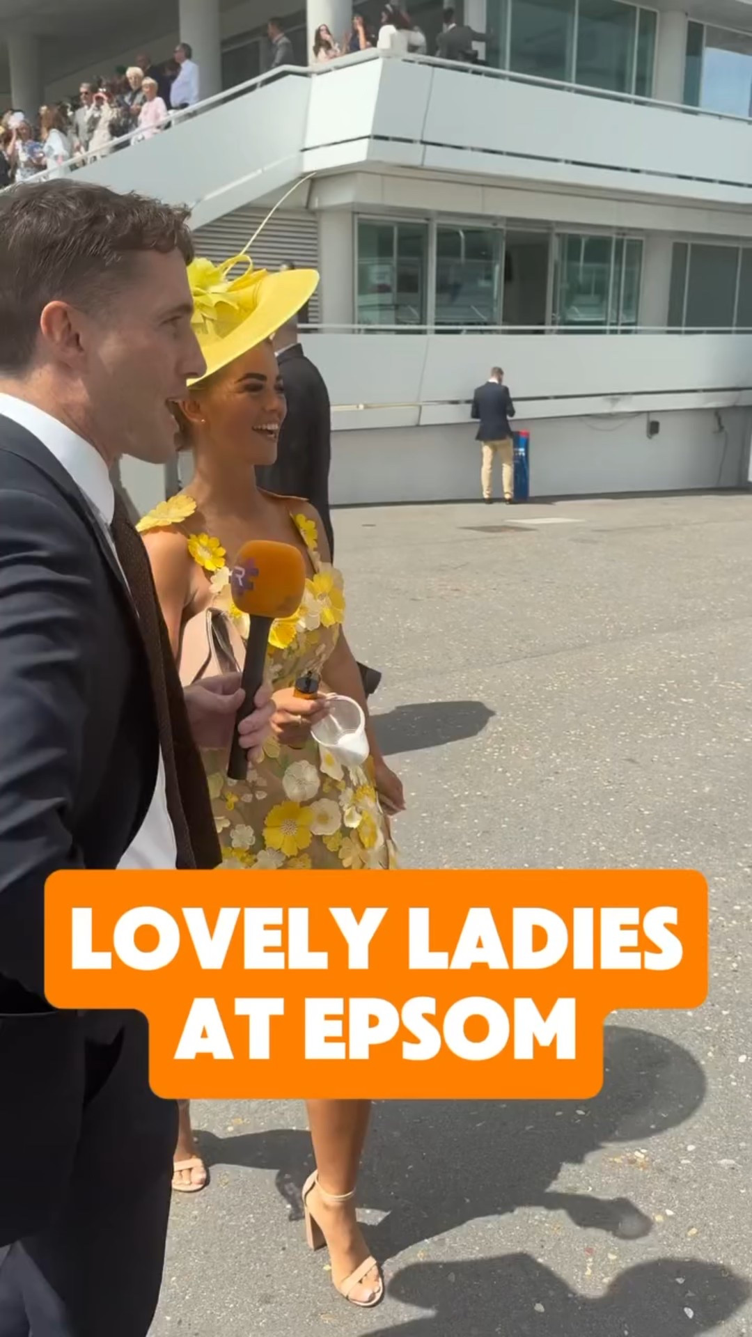 These ladies were looking lovely on Oaks day 🤩

#RacedayTV #HorseRacing #Fashion