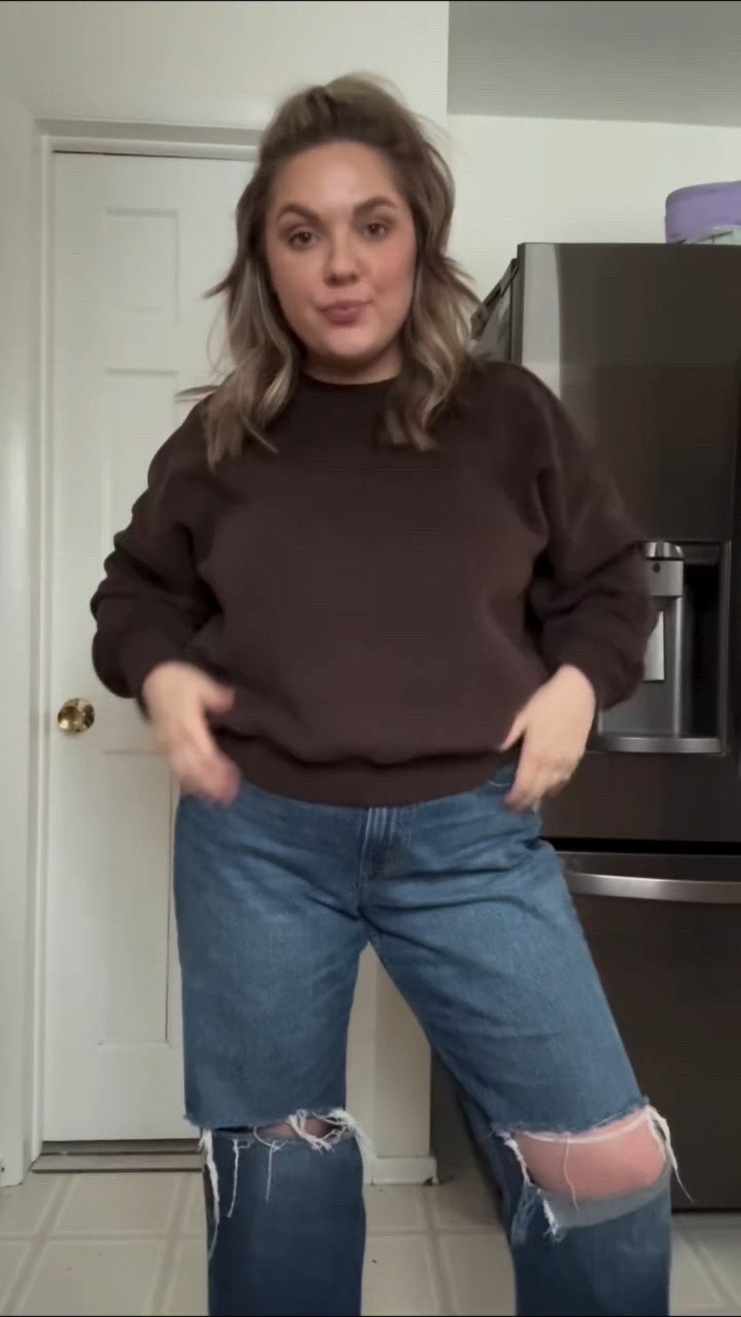 Midsize SAHM OOTD 

Top- Large 
jeans - 34

Comment SAHM below to receive a DM with the link to this post on my LTK ⬇ https://liketk.it/5KoVF #ltkfindsunder50 #ltkmidsize #ltkdayinmylife