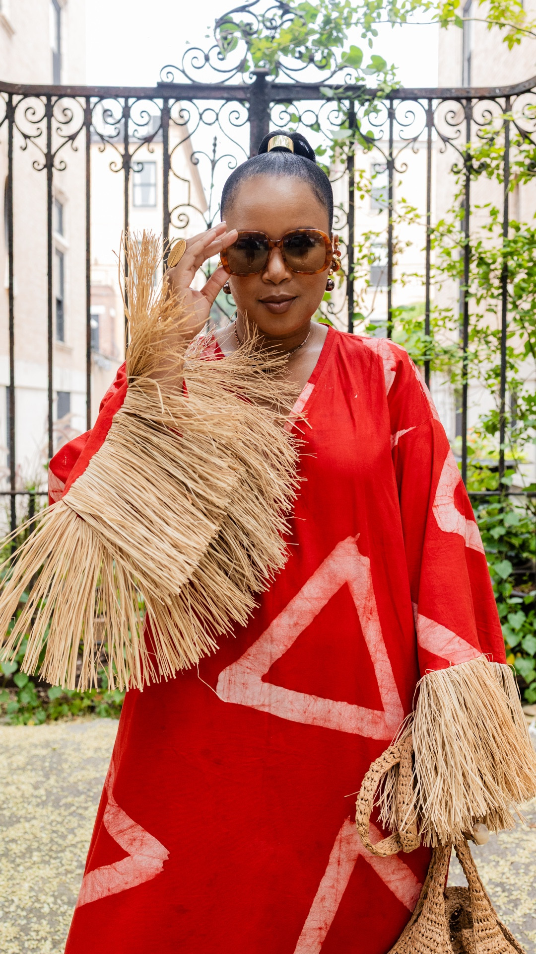 But first! A ‘Fit Check! 
Get into a few of the accessories from my Harlem, New York stroll lewk. 


#LTKFindsUnder100 #LTKTravel #LTKSeasonal