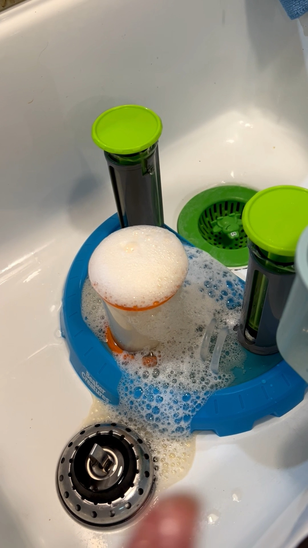 Beaker Creature science experiment! Such a fun activity and gift for kids! 

#LTKvlog #LTKKids #LTKdayinmylife