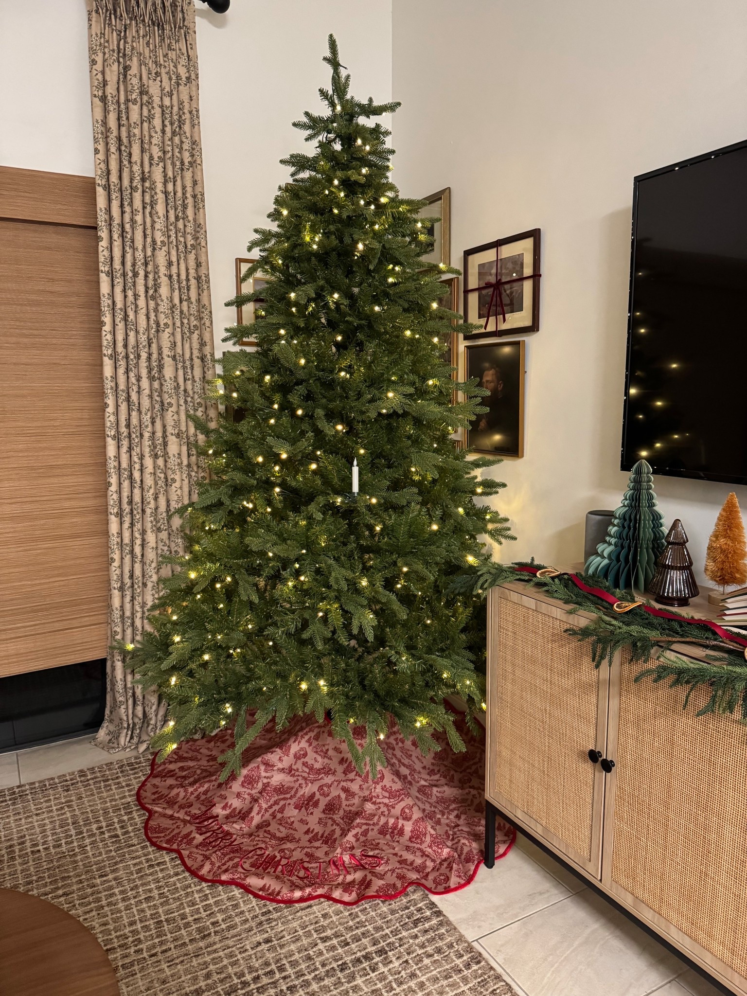 Tree skirt 