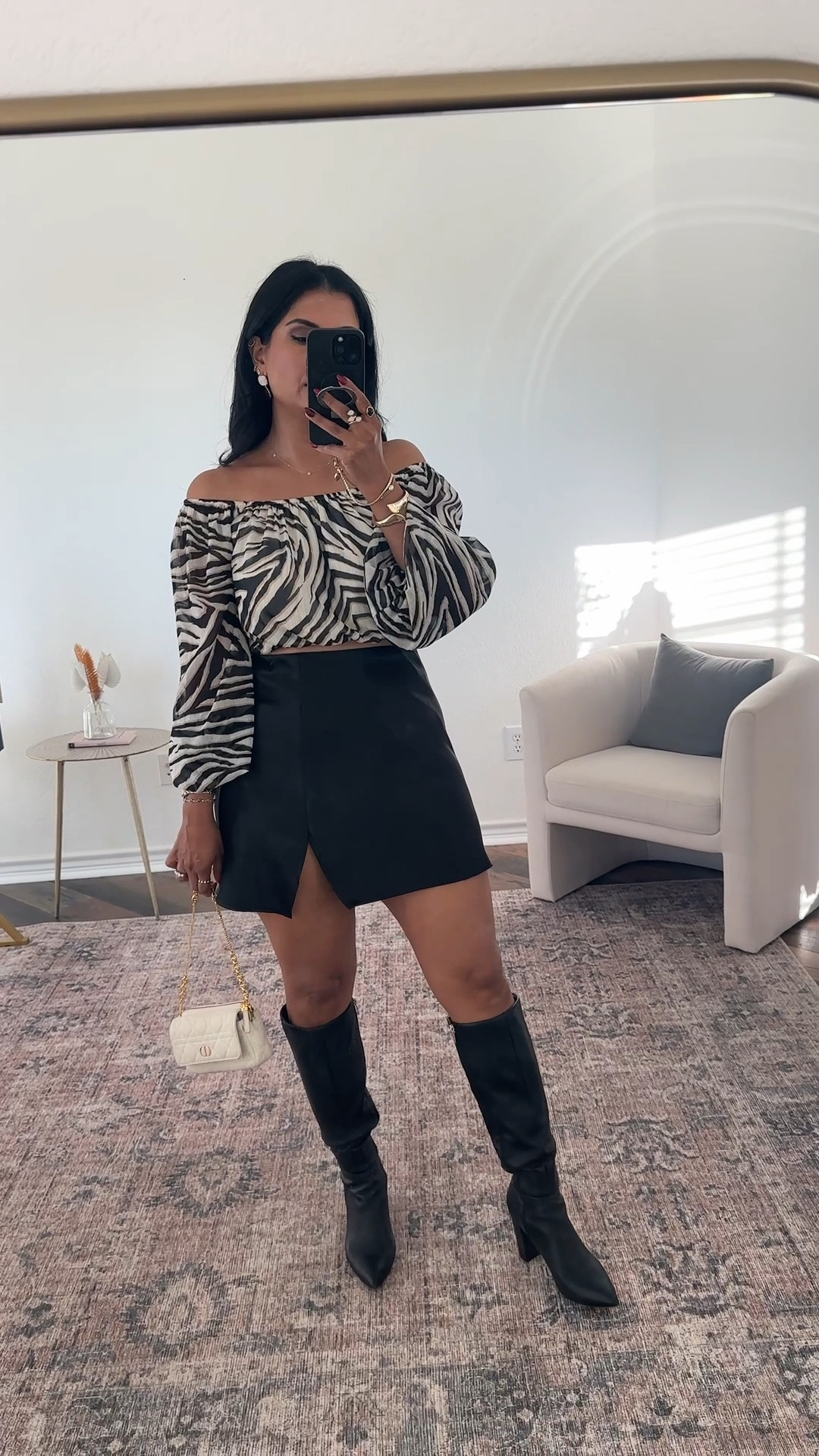 Mini satin Skirt is tts