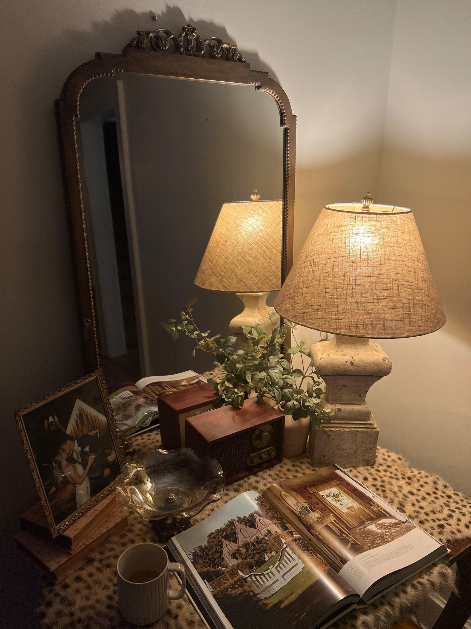 Living room accent table/entry way table decor 

#LTKHome