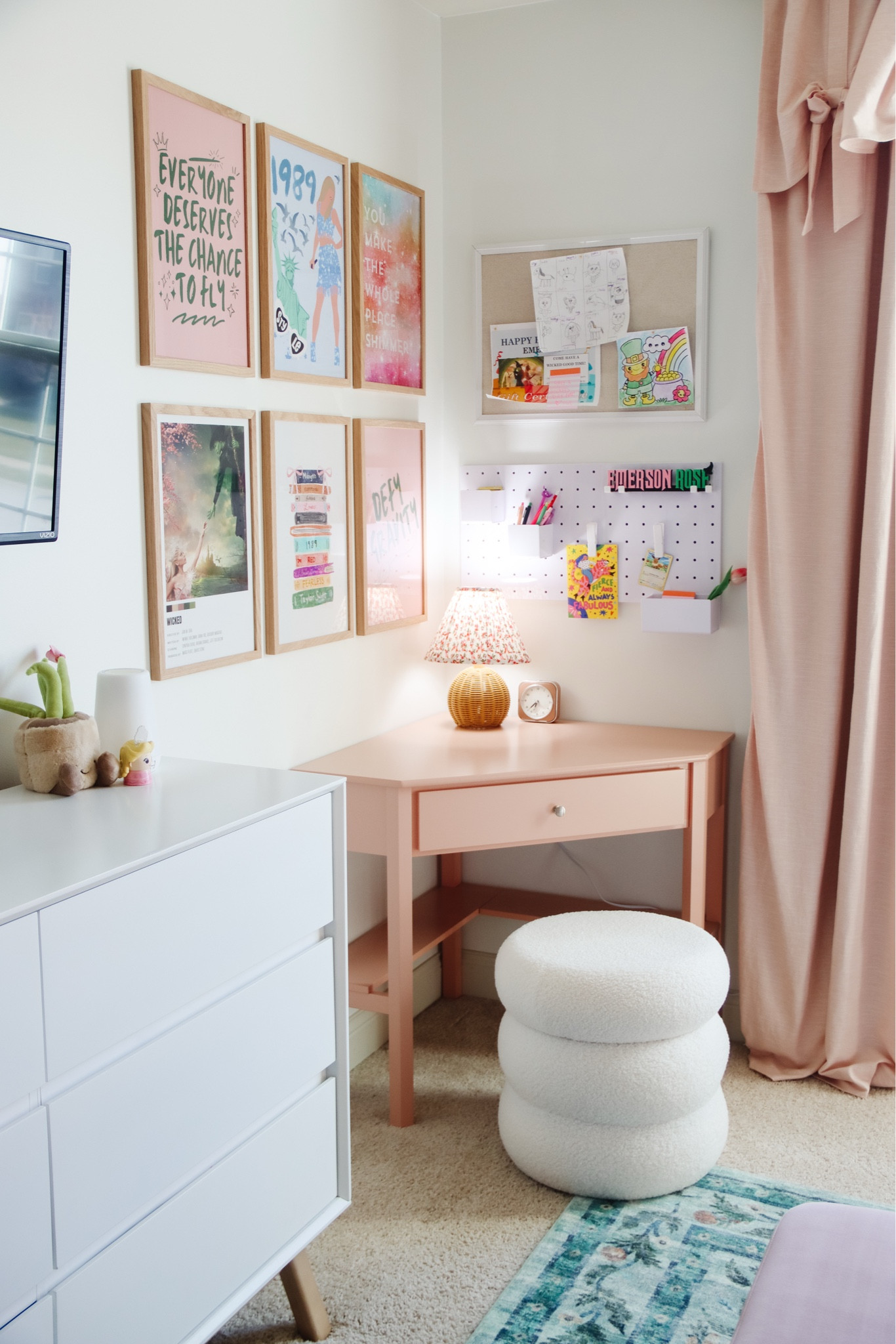 kids desk set up! little corner desk moment for the 8 year old! #ltkhome #girlsroom #girlsroomdecor #desk

#LTKHome