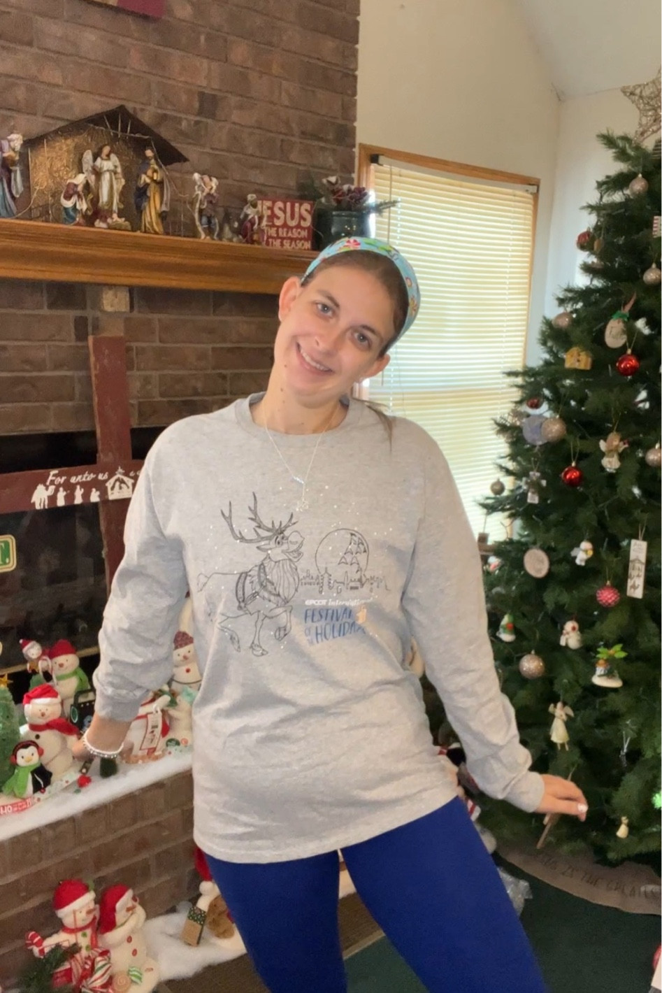 Shirt from epcot. Disney outfits 

#LTKFind #LTKHoliday #LTKSeasonal