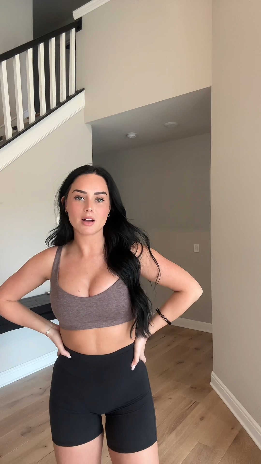 Wearing size smalls 

#LTKfitness #LTKVideo #LTKstyletip