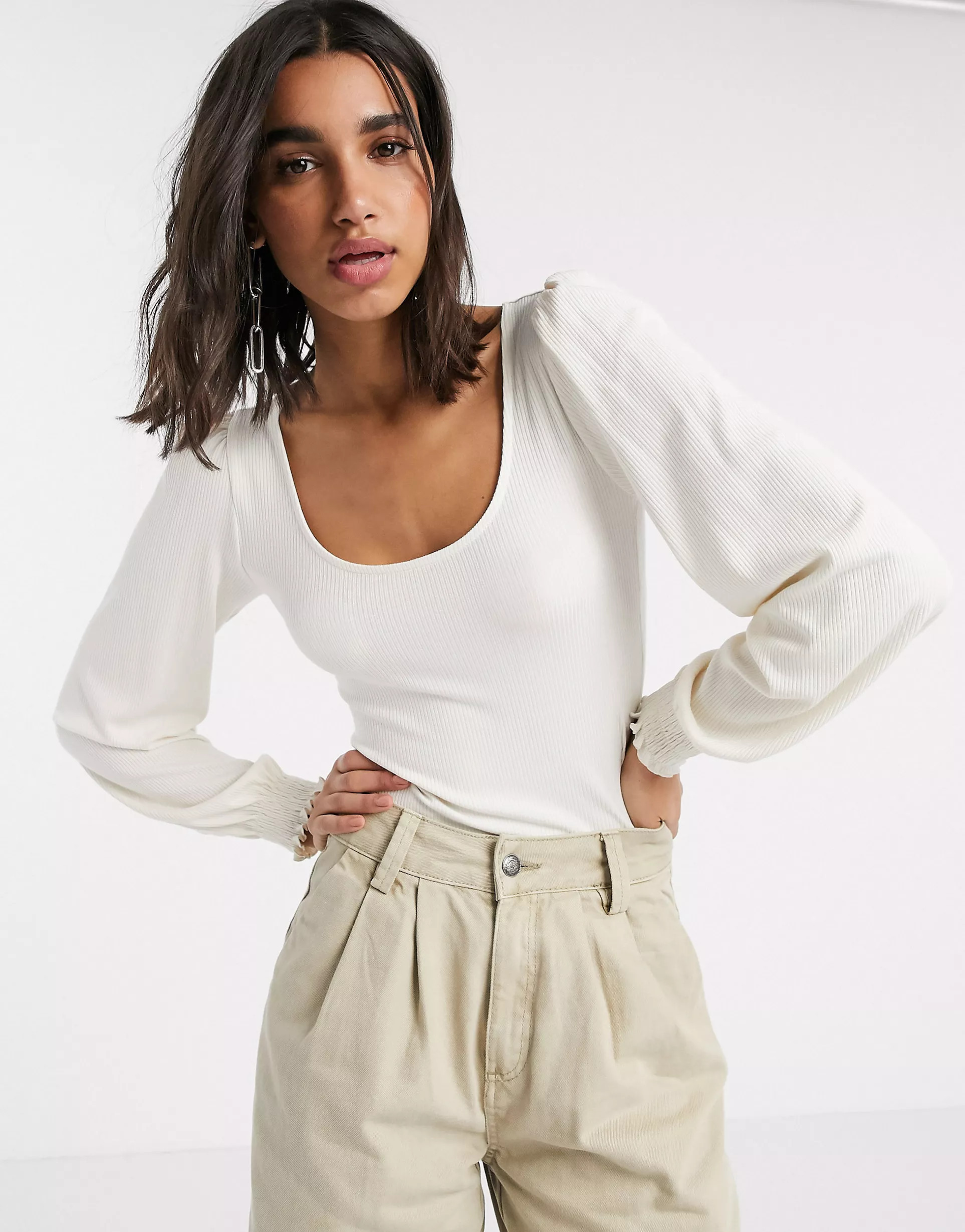 Stradivarius ribbed jersey top with balloon sleeve in beige | ASOS (Global)