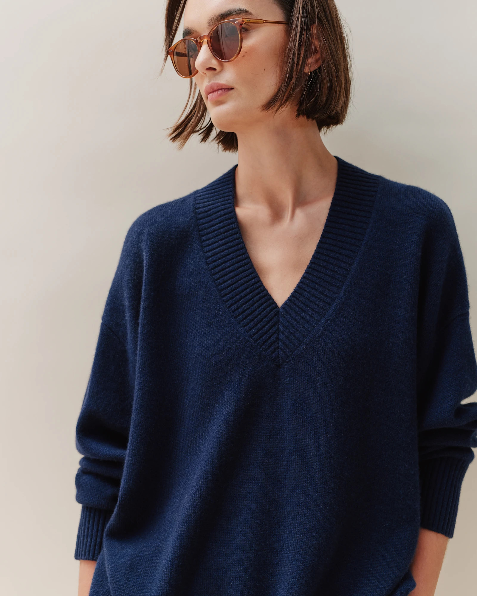 Quince | Women's Mongolian Cashmere OverSized V-Neck Sweater in Oatmeal, Size Large | Quince