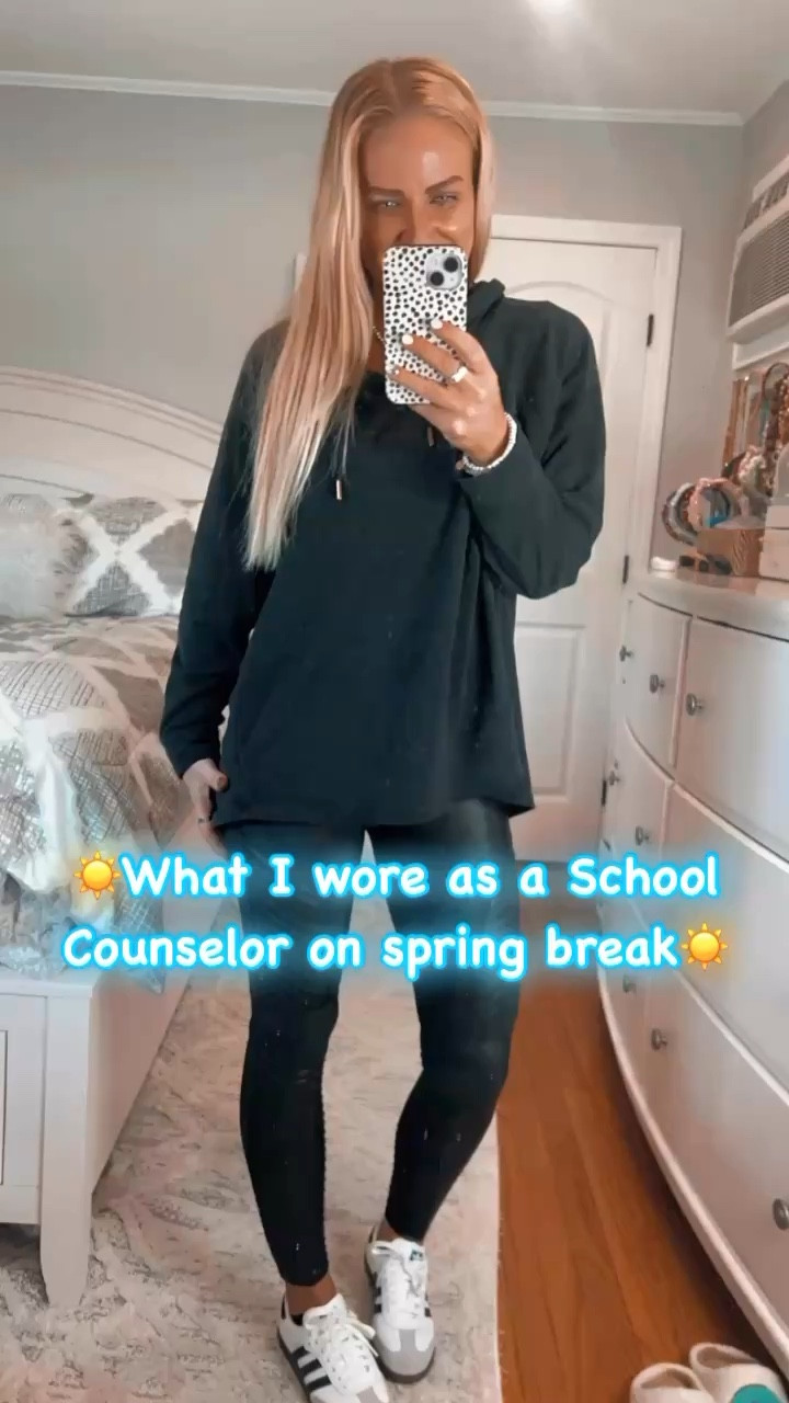 Week off means comfy outfits 

#LTKShoeCrush #LTKOver40 #LTKActive