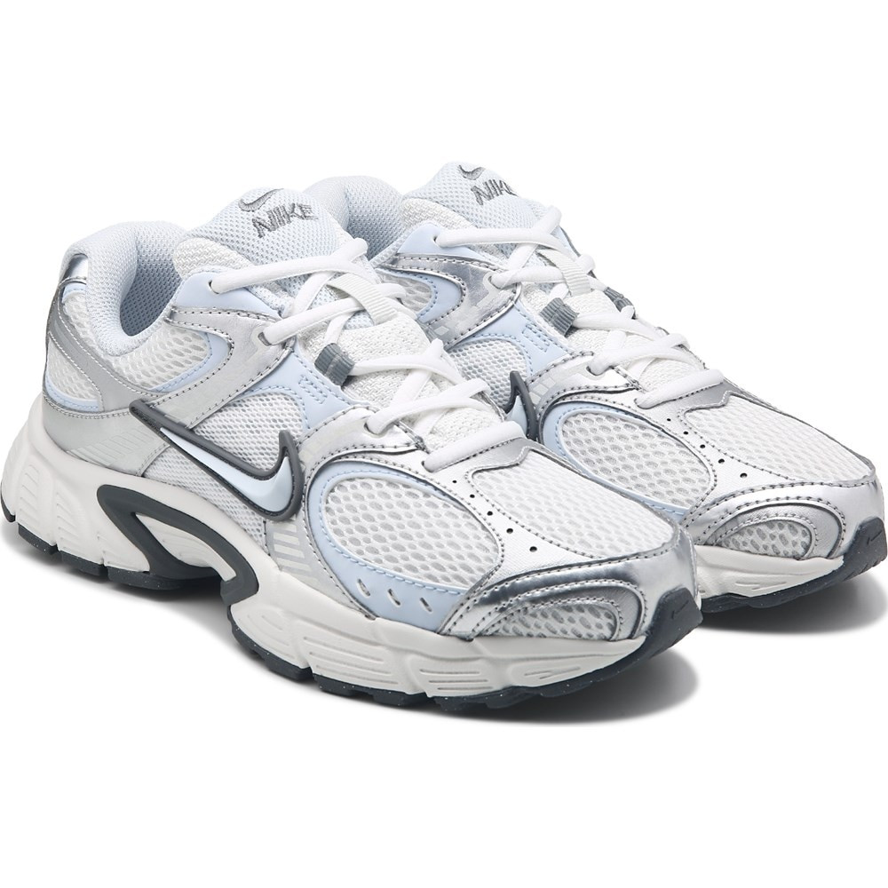 Women's V5 RNR Sneaker | Famous Footwear